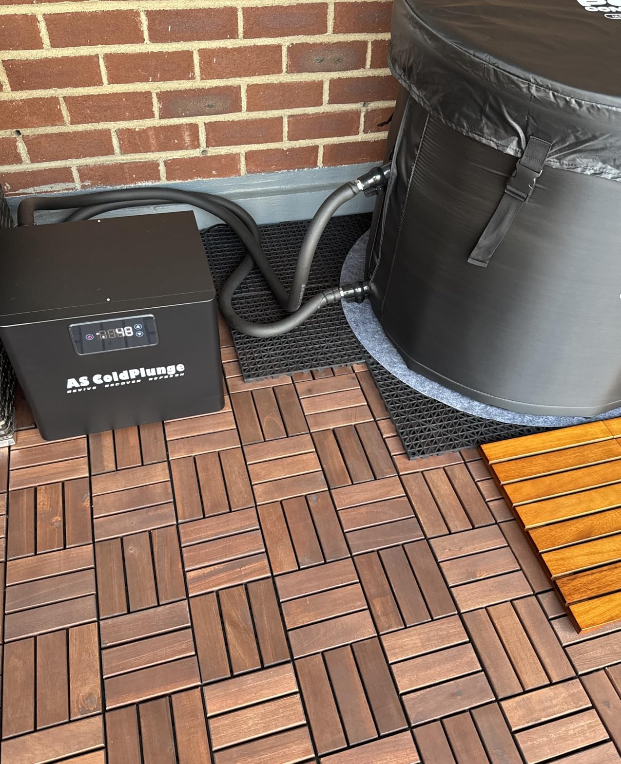 Ice Bath Water Chiller for Cold Plunge Tubs, 1/3 HP Cold Plunge Chiller with Built-in Filter & Pump, Submersible Pump, Insulated Hoses, Ideal for Ice Bath Cold Therapy Recovery 110V - Customer Photo 1