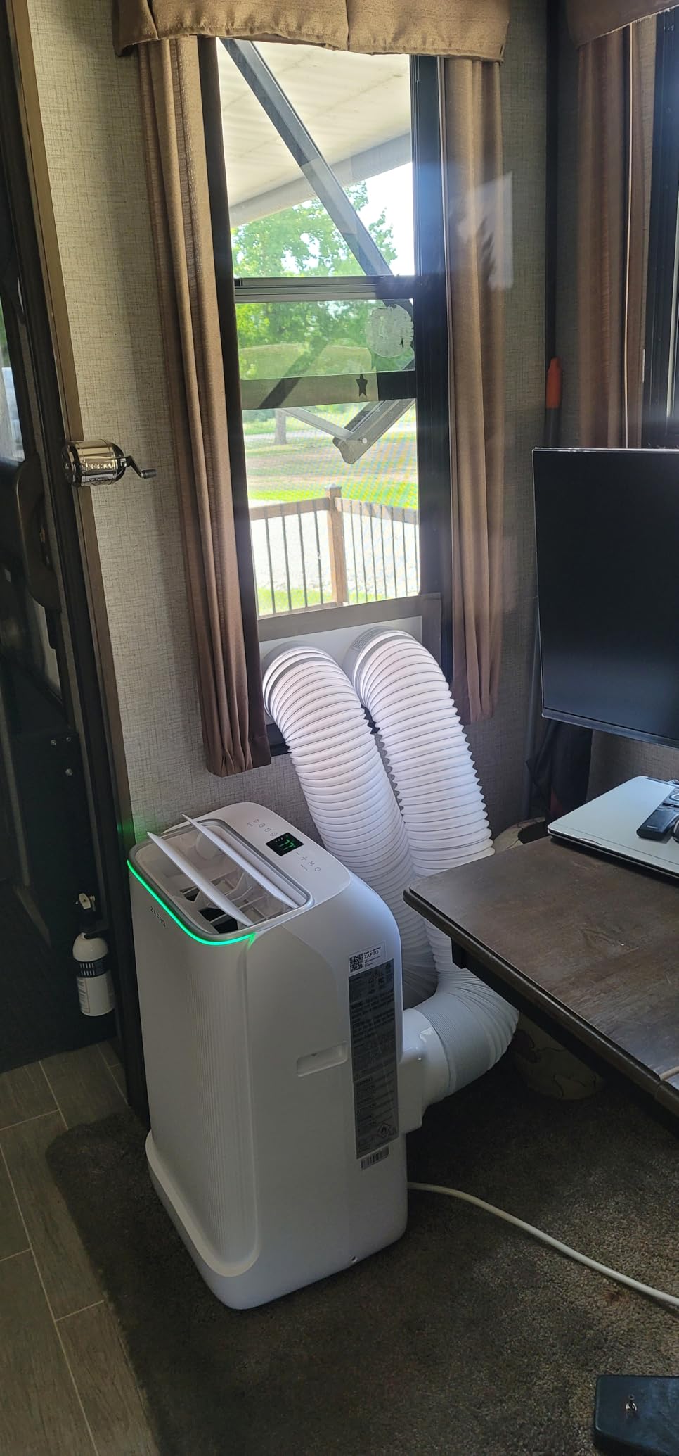 ZAFRO 14,000 BTU (10,000 BTU SACC) Inverter Portable Air Conditioners, Smart AC with Ultra Quiet(42dB)/Drainage-free Cooling/24Hrs Timer/APP/Remote/Cool, Fan & Dehumidifier Modes for Indoor rooms Customer Review ZAFRO 14,000 BTU (10,000 BTU SACC) Inverter Portable Air Conditioners, Smart AC with Ultra Quiet(42dB)/Drainage-free Cooling/24Hrs Timer/APP/Remote/Cool, Fan & Dehumidifier Modes for Indoor rooms - Customer Photo 2