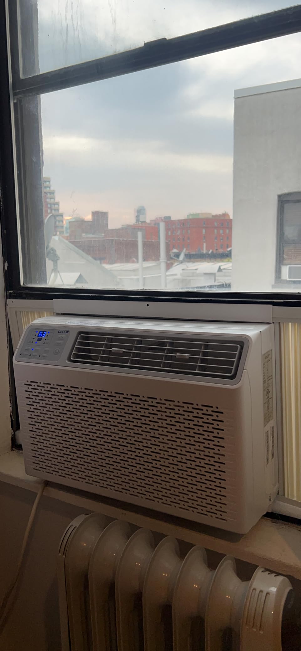 DELLA 6000 BTU Energy Saving Window Air Conditioner, Cools Up to 250 Sq. Ft, Work with Alexa, GEO Location, AC Unit with WIFI Smart Controls, Remote, Dehumidifier, Fan, Reusable Filter, Easy Install Customer Review DELLA 6000 BTU Energy Saving Window Air Conditioner, Cools Up to 250 Sq. Ft, Work with Alexa, GEO Location, AC Unit with WIFI Smart Controls, Remote, Dehumidifier, Fan, Reusable Filter, Easy Install - Customer Photo 2