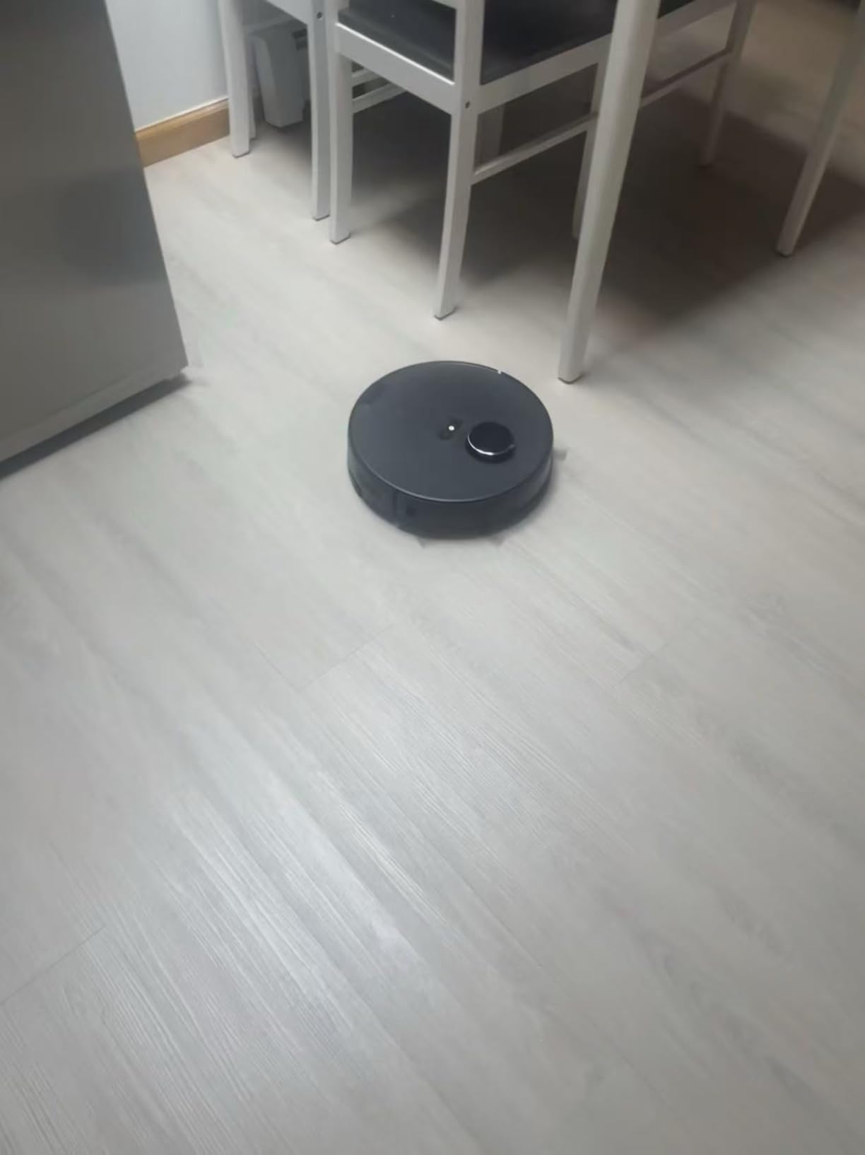 Eureka J15 Ultra Self Emptying Robot Vacuum, 19,000 Pa Suction, Flex-Arm Mop Design, 167℉Hot Water Mop Washing & 131°F Hot Air Drying, AI Obstacle Avoidance, Black - Customer Photo 2