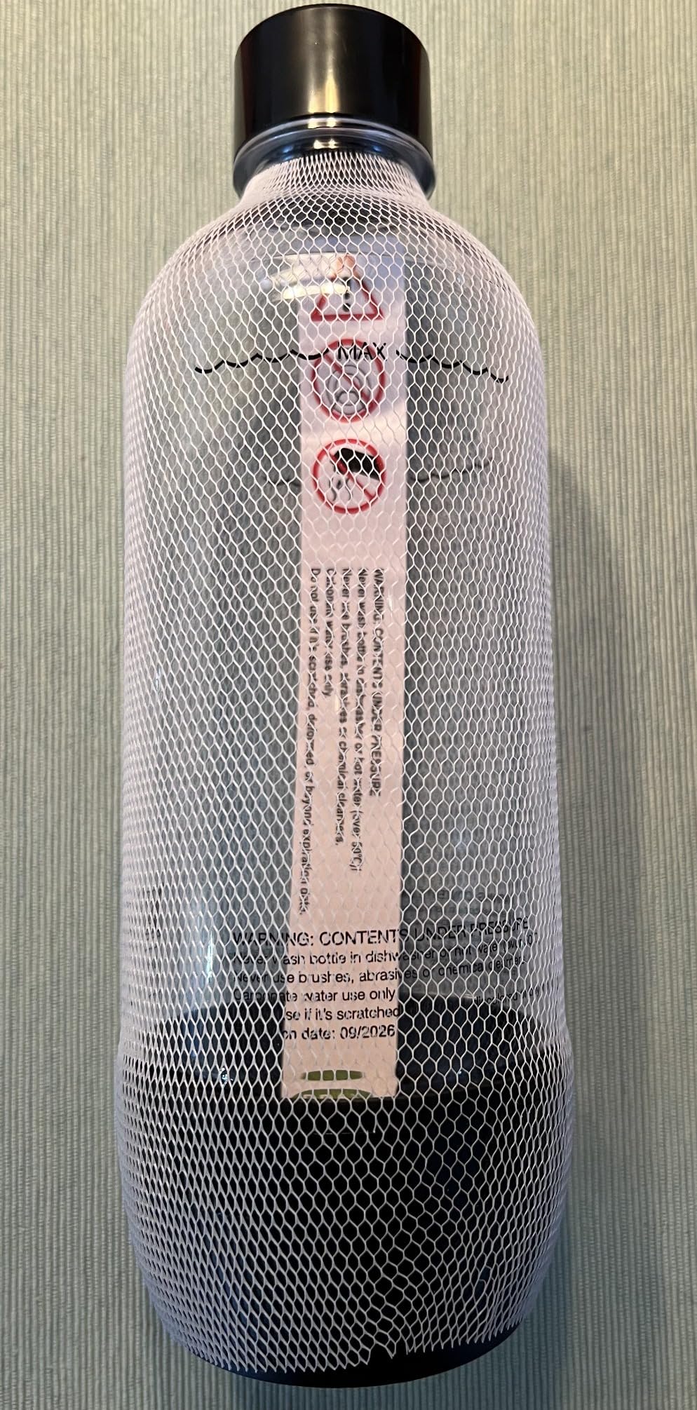 Soda Bottle, Suitable for Carbonated Water and Sparkling Water, BPA Free, Reusable and Filled Food Grade PET Plastic Made Soda Water Bottle (2*Black, 1 Liter) - Customer Photo 2