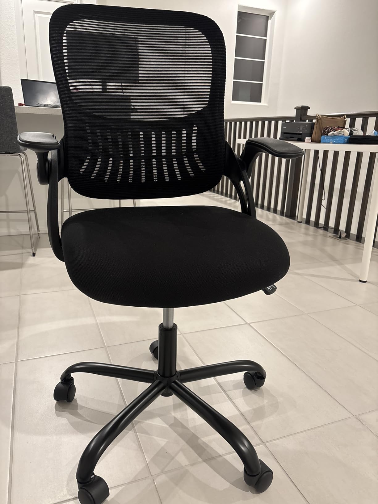 Sweetcrispy Office Computer Desk Chair, Ergonomic Mid-Back Mesh Rolling Work Swivel Task Chairs with Wheels, Comfortable Lumbar Support, Comfy Flip-up Arms for Home, Bedroom, Study, Student, Black - Customer Photo 2