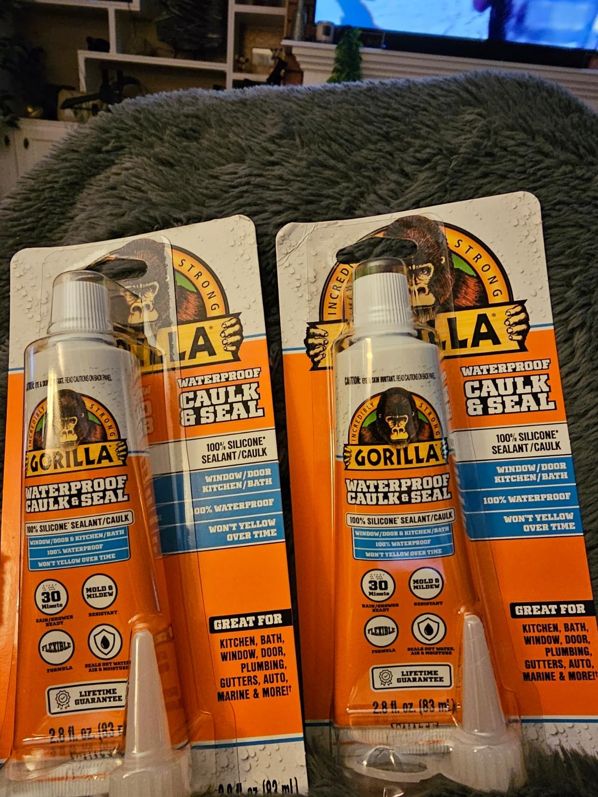 Gorilla 100% Silicone Caulk, Waterproof Sealant, 2.8oz Squeeze Tube (Pack of 1) – Clear -10 Year Mold Resistant Kitchen, Window, Bath, Marine, Door and More - Customer Photo 1