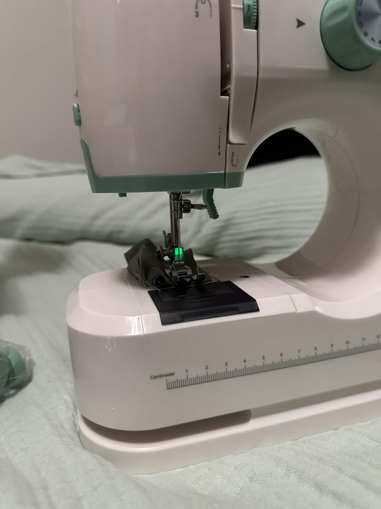 Mini Dual-Speed SewingMachine Double Needle & Double Thread16 Stitch Modes Beginner-FriendlyHousehold Sewing Machine | ldeal forAdults & Beginners - Customer Photo 4