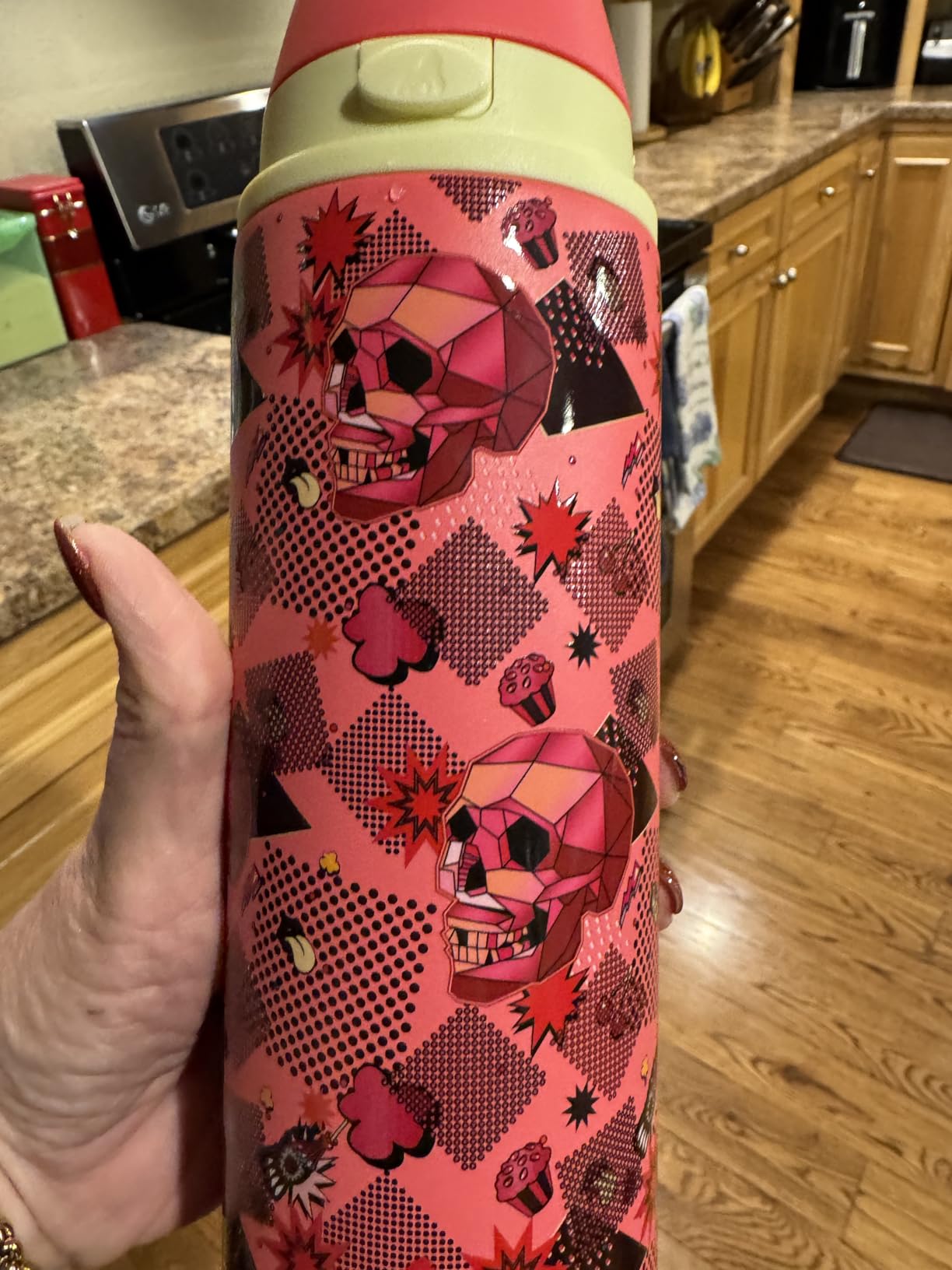 24 oz Stainless Steel Water Bottle for Outdoors: Push-Button Spout & Quick-Flip Straw, Leakproof, Keep Cold 24Hrs, Fits Car Cup Holder, Insulated Cup for Travel, Hiking, School (Midnight Black) - Customer Photo 1