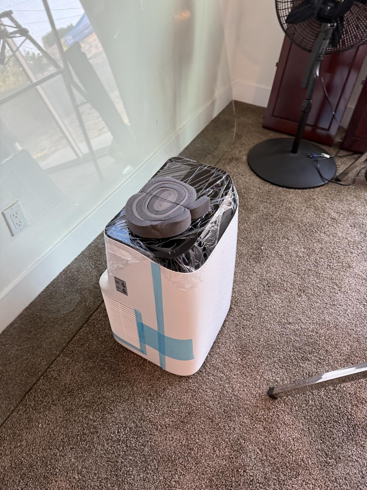 14,000 BTU Portable Air Conditioner Cools Up to 700 Sq.Ft, 3-IN-1 Energy Efficient Portable AC Unit with Remote Control & Installation Kits for Large Room, Campervan, Office, Temporary Space Customer Review 14,000 BTU Portable Air Conditioner Cools Up to 700 Sq.Ft, 3-IN-1 Energy Efficient Portable AC Unit with Remote Control & Installation Kits for Large Room, Campervan, Office, Temporary Space - Customer Photo 1