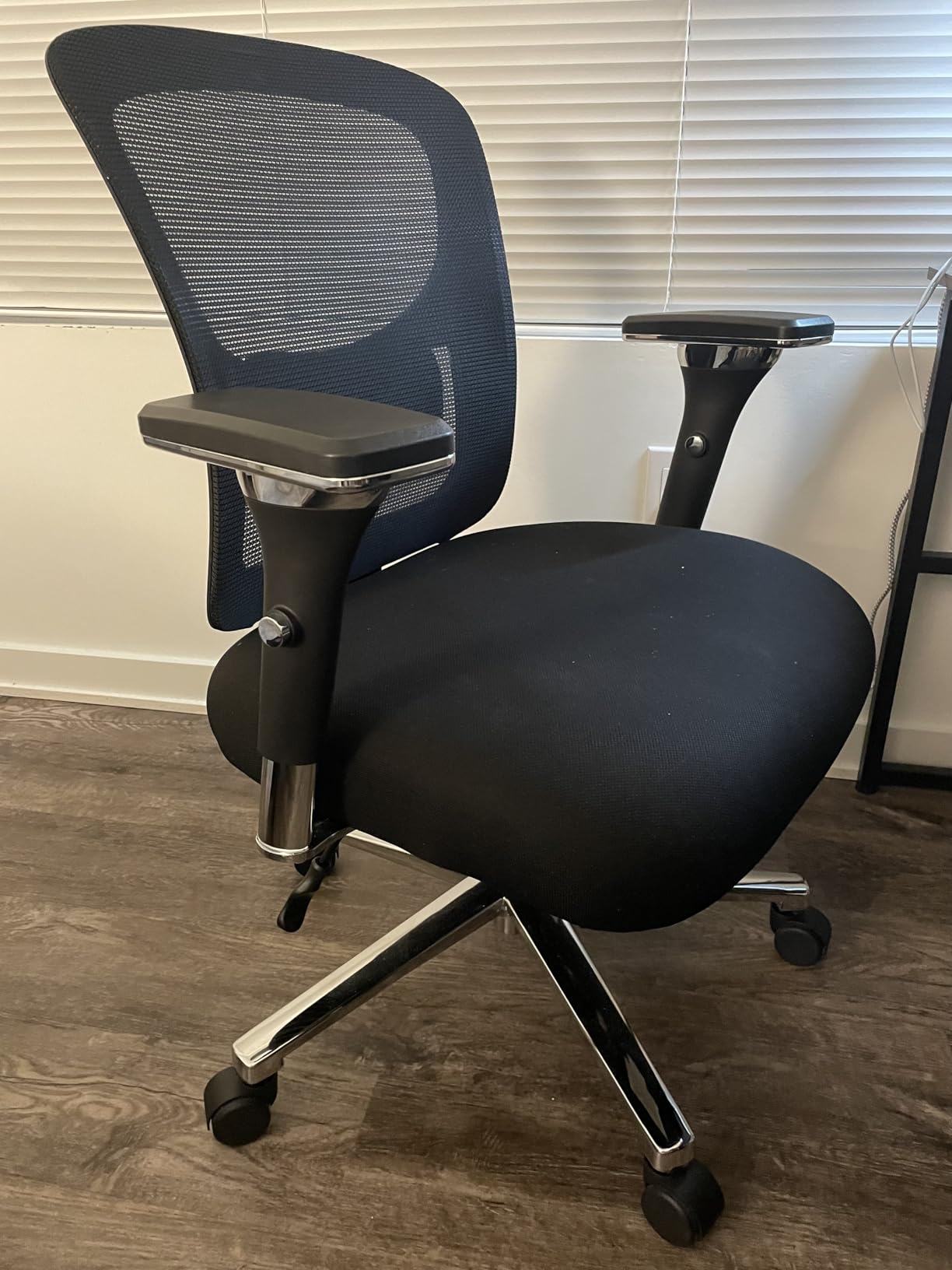 Sweetcrispy Big and Tall Office Desk Chair with Lumbar Support, 500lbs Heavy Duty Mesh Ergonomic Computer Chair with 4D Armrest and Wide Comfy Seat, Wheels for Adult - Customer Photo 3