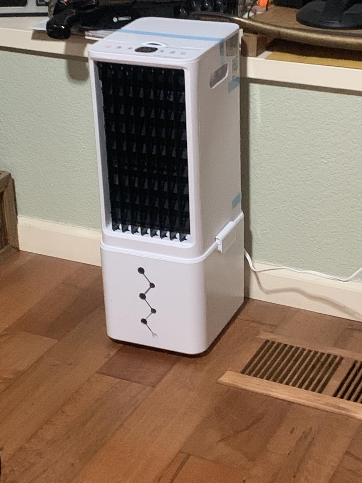 Windowless Air Conditioner w/ 4 Modes & 3 Speeds, Waterless Alert, 2.4-Gal Tank for 20H Cooling, 12H Timer, 20FT Remote, 70° Auto Swing Evaporative Air Cooler, Portable AC Unit for Bedroom Customer Review Windowless Air Conditioner w/ 4 Modes & 3 Speeds, Waterless Alert, 2.4-Gal Tank for 20H Cooling, 12H Timer, 20FT Remote, 70° Auto Swing Evaporative Air Cooler, Portable AC Unit for Bedroom - Customer Photo 1