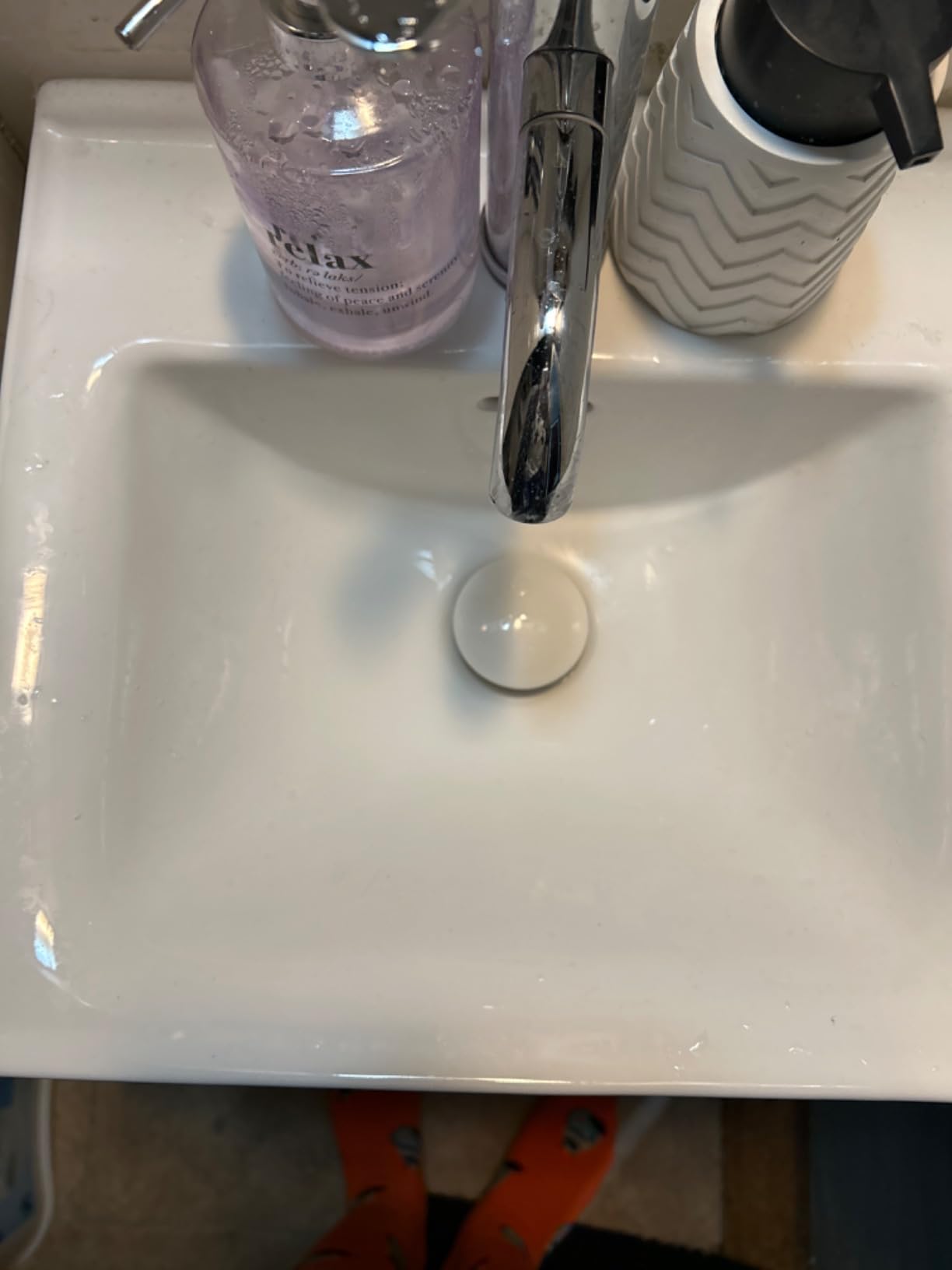 20'' Bathroom Vanity with Ceramic Sink Combo, Wall Mounted Small Bathroom Vanity with Soft-Close Door Modern Floating Cabinet, Pop-up Drain, P-Trap Included, White(No Faucet) Customer Review 20'' Bathroom Vanity with Ceramic Sink Combo, Wall Mounted Small Bathroom Vanity with Soft-Close Door Modern Floating Cabinet, Pop-up Drain, P-Trap Included, White(No Faucet) - Customer Photo 2