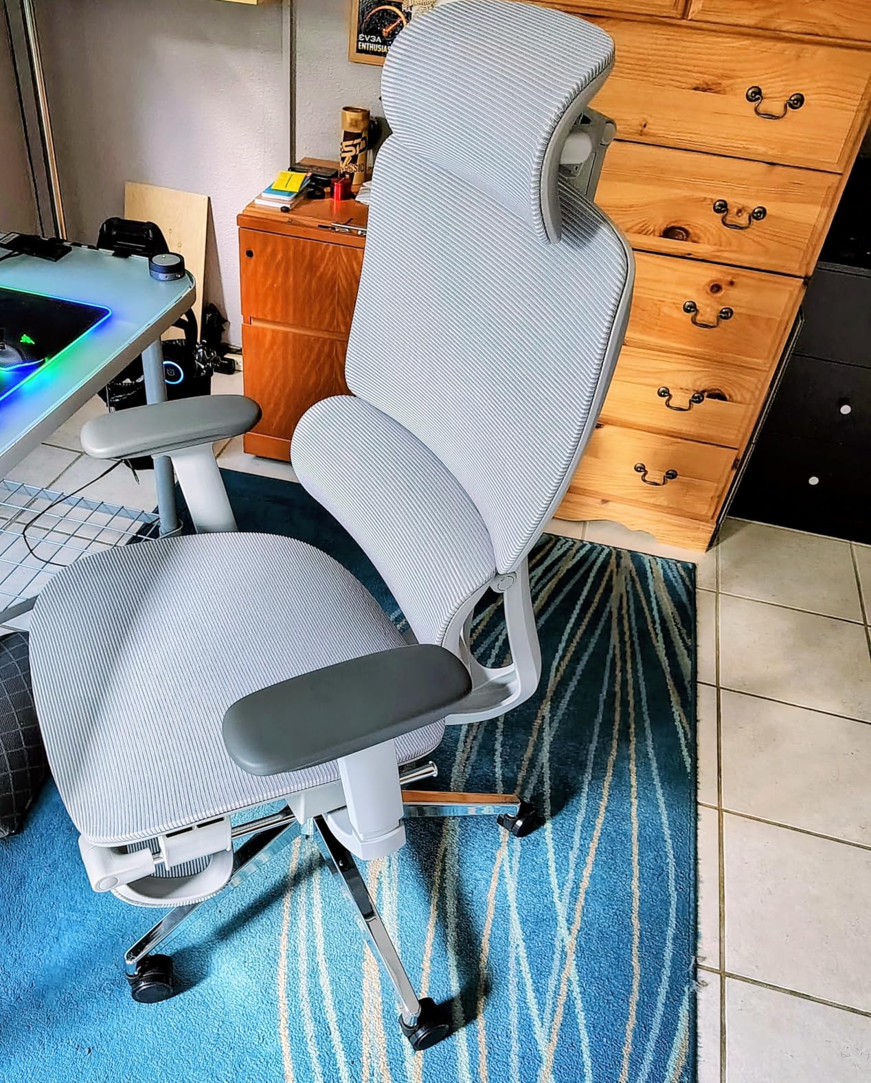 FLEXISPOT ErgoX Premium Ergonomic Office Chair with Footrest- Adjustable 3D Armrests, Dynamic Lumbar Support, Recline & Tilt Function, Mesh Seat, for Home & Office Use,Foam Black - Customer Photo 5