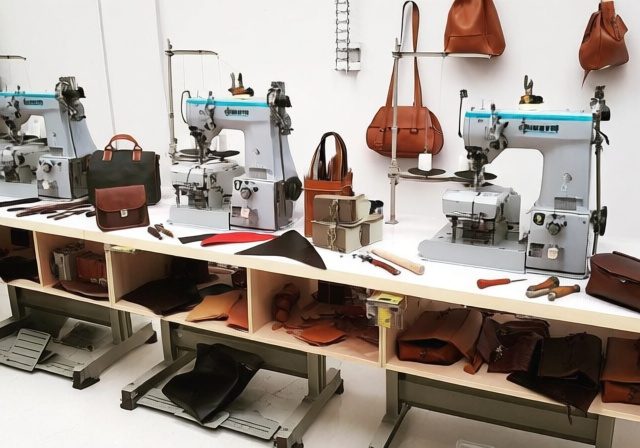 Best Sewing Machine For Leather Bags [cy]: 8 Models Tested & Reviewed - RosenberryRooms