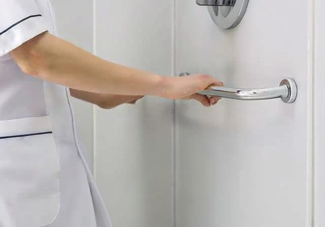 Do Suction Shower Grab Bars Work? Safety Analysis [cy] - RosenberryRooms