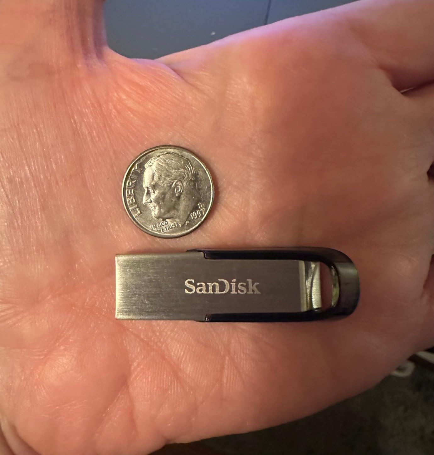 SanDisk 128GB Ultra Flair USB 3.0 Flash Drive - SDCZ73-128G-G46, black customer photo 2
