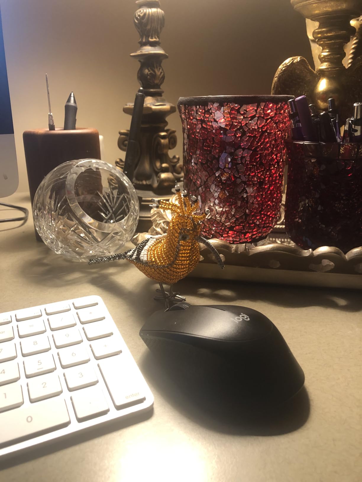 M330 Silent Wireless Mouse, 2.4GHz with USB Receiver, SilentTouch Technology, 18-Month Battery - Black customer photo 1
