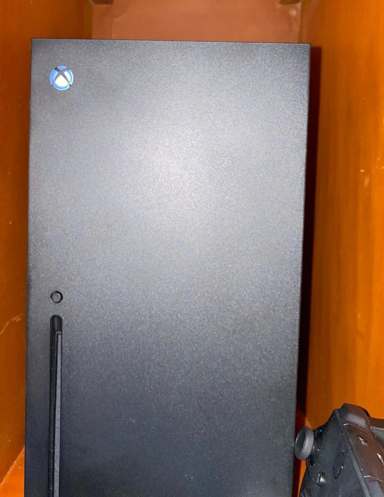 Xbox Series X | Disc Gaming Console | 1TB SSD customer photo 2