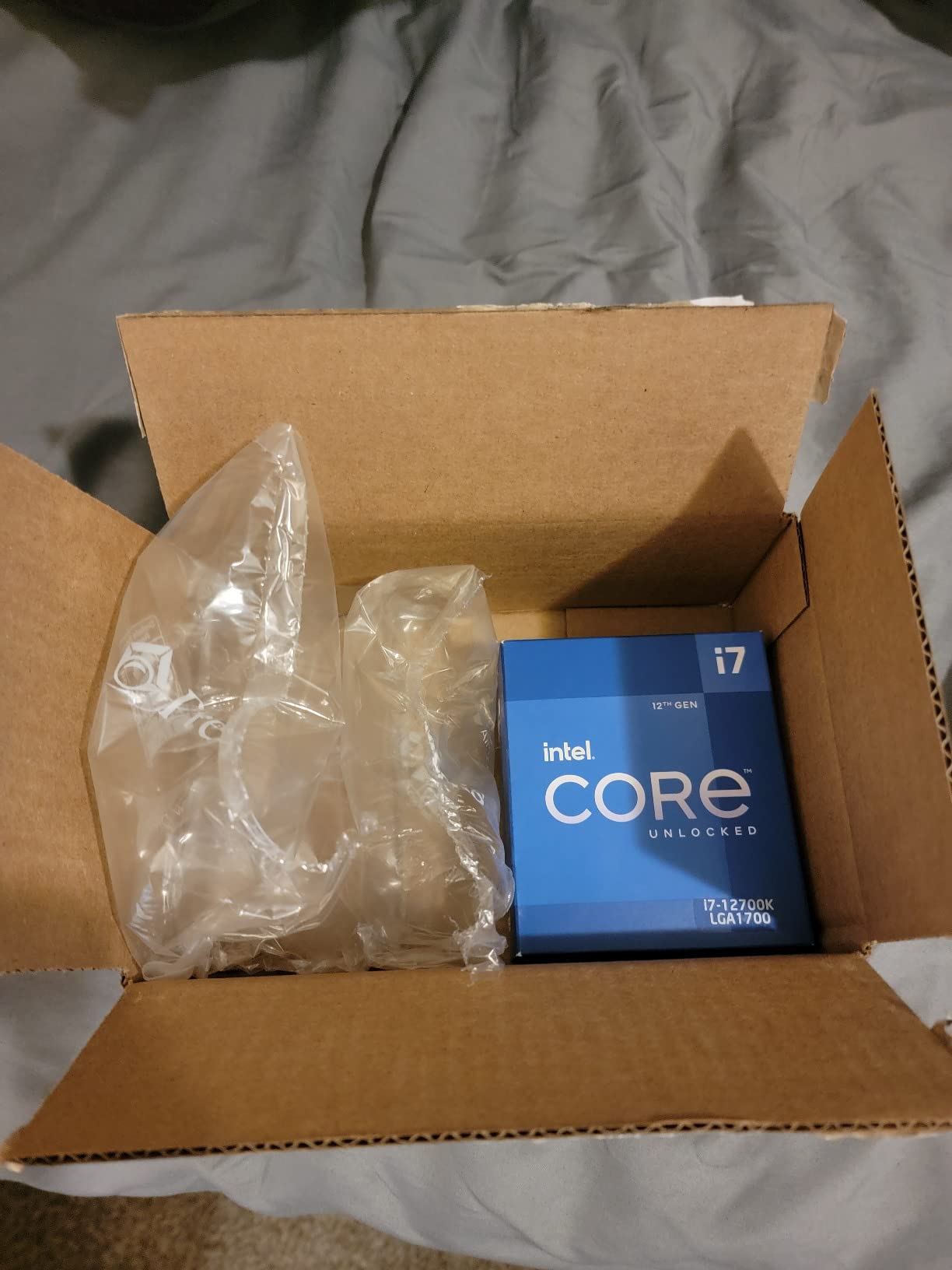 Intel Core i7-12700K Gaming Desktop Processor with Integrated Graphics and 12 Cores up to 5.0 GHz Unlocked customer photo 1