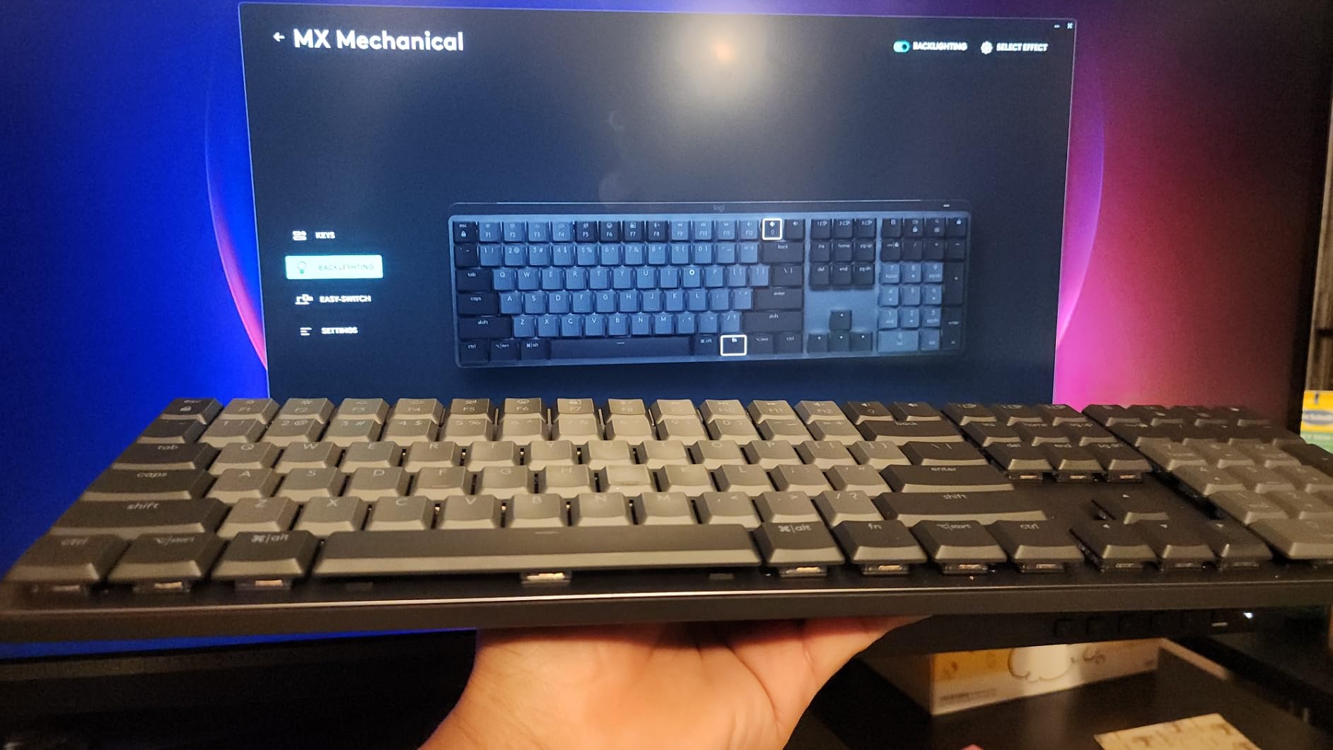 Logitech MX Mechanical Wireless Illuminated Keyboard Tactile - Graphite customer photo 2