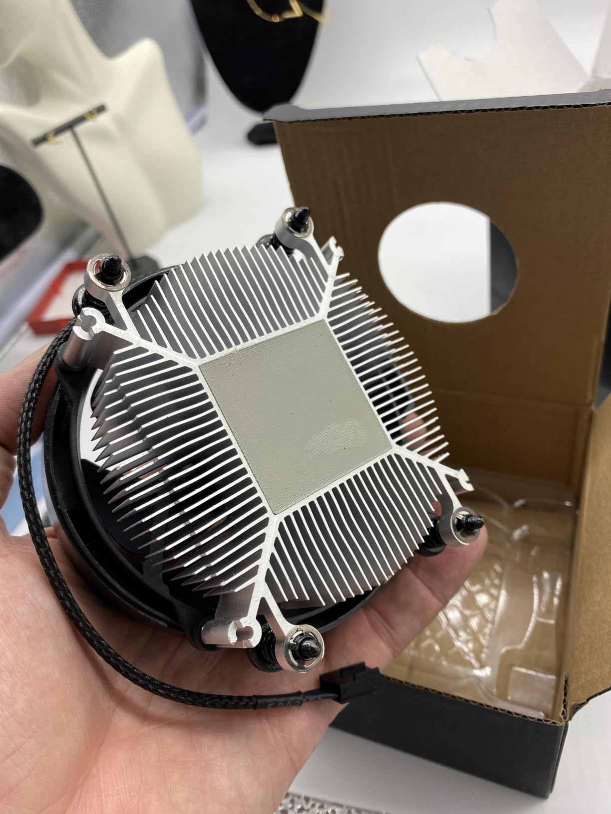 AMD Ryzen 5 5600 6-Core, 12-Thread Unlocked Desktop Processor with Wraith Stealth Cooler customer photo 1