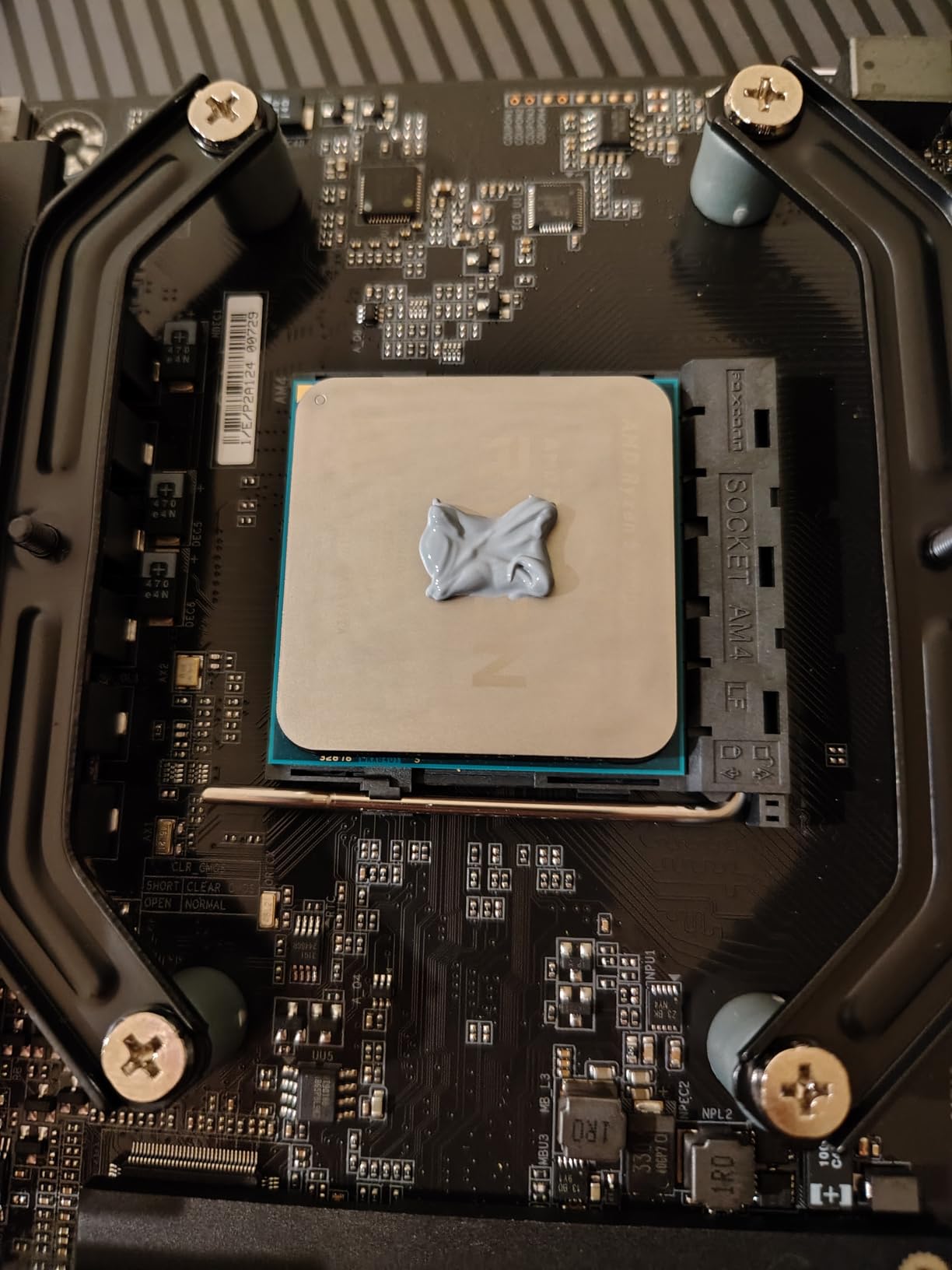 AMD Ryzen 5 5500 6-Core, 12-Thread Unlocked Desktop Processor with Wraith Stealth Cooler customer photo 2