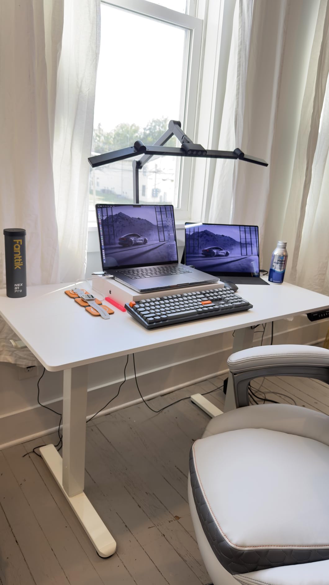 ErGear Height Adjustable Electric Standing Desk, 47.2 x 23.6 Inches Sit Stand up Desk, Memory Computer Home Office Desk (Black) customer photo 2