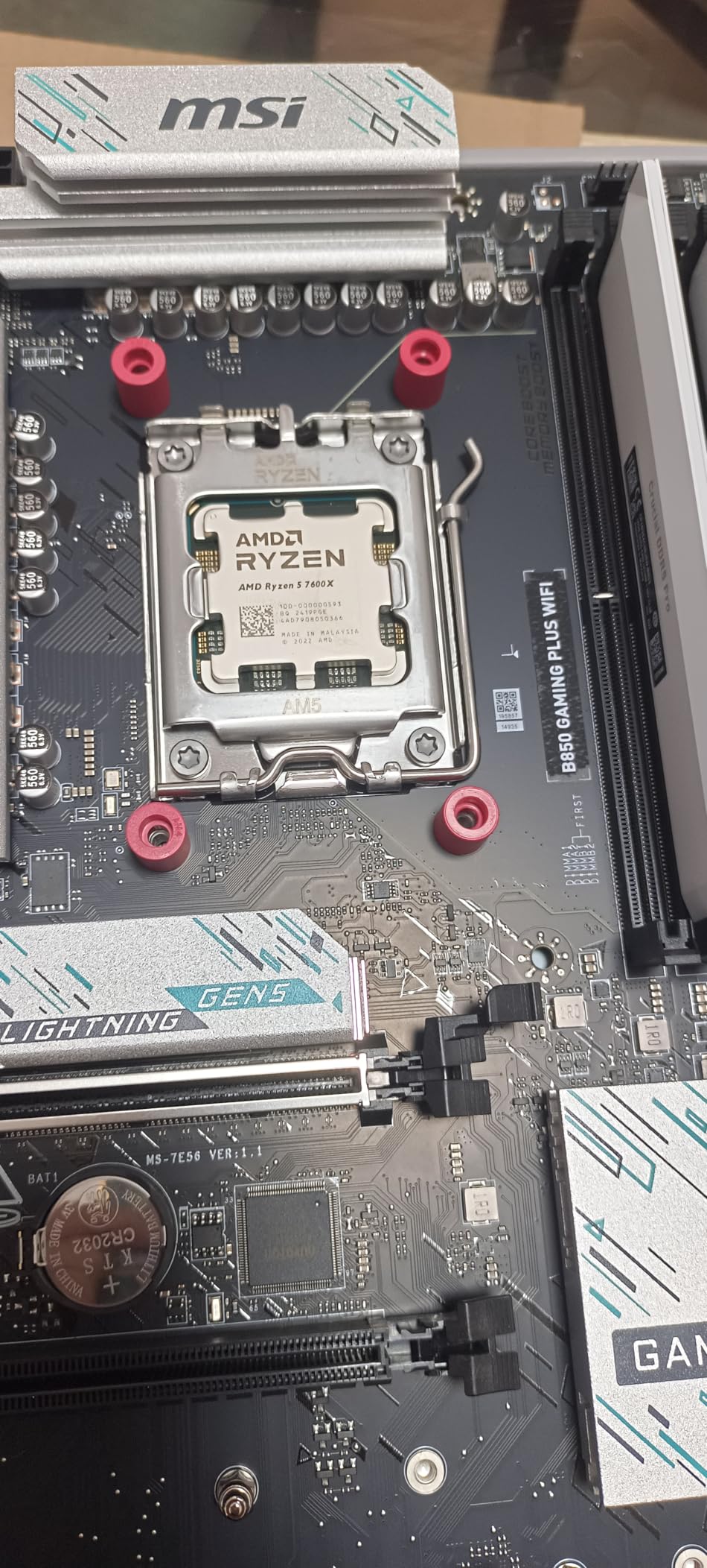 AMD Ryzen 5 7600X 6-Core, 12-Thread Unlocked Desktop Processor customer photo 1
