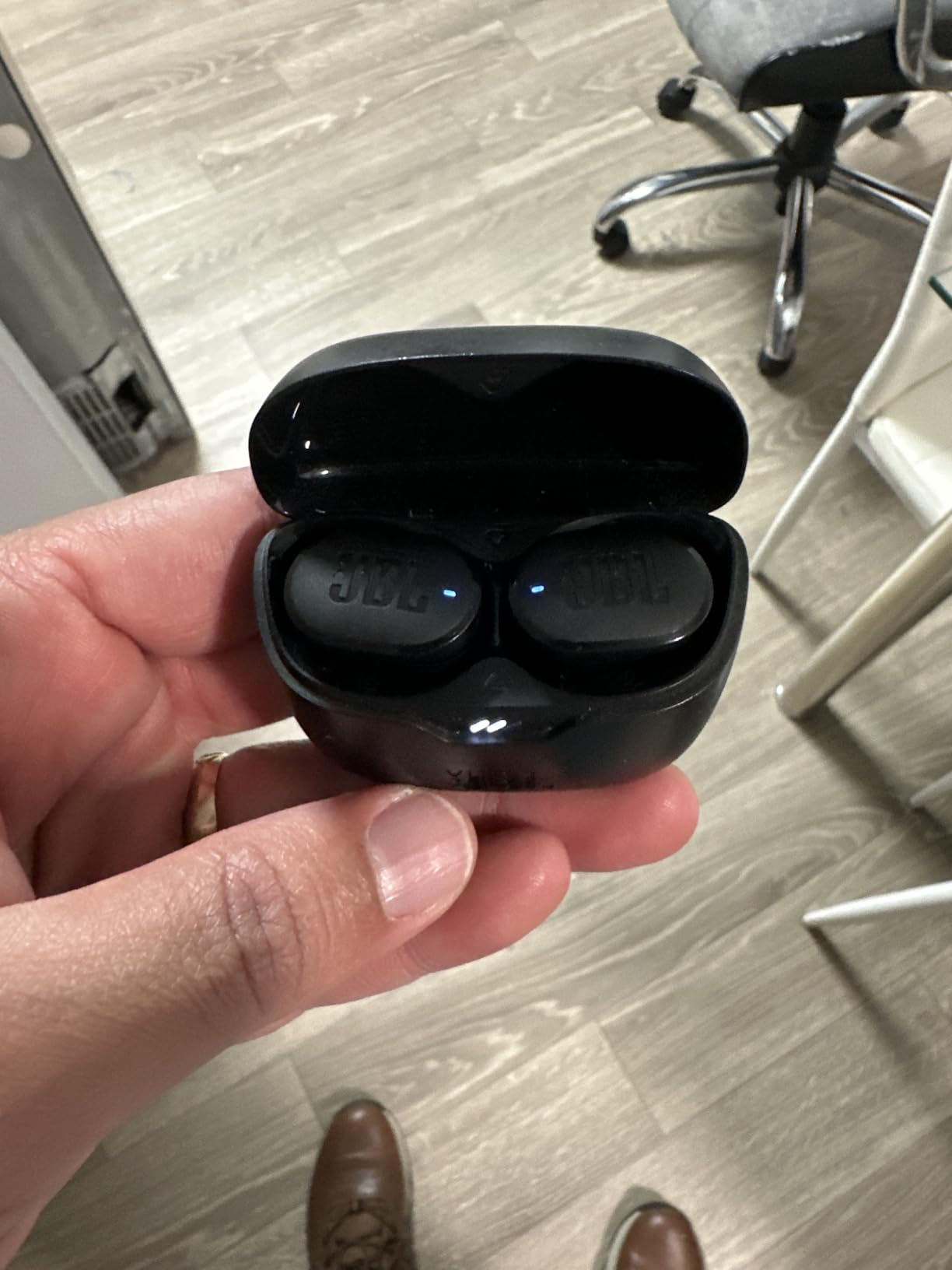 JBL Tune Buds - True wireless Noise Cancelling earbuds, JBL Pure Bass Sound, Bluetooth 5.3, 4-Mic technology for Crisp, Clear Calls, Up to 48 hours of battery life, Water and dust resistant (Black) customer photo 2