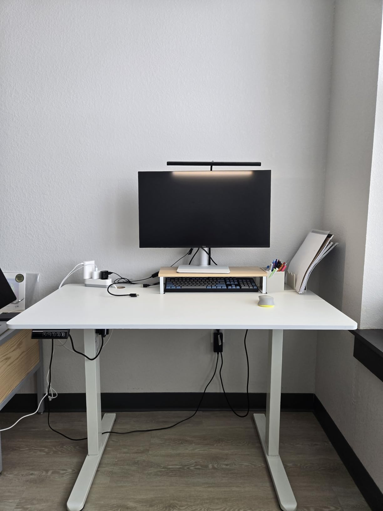 Dell S2425HS Monitor - 23.8 Inch, FHD (1920x1080) Display, 100Hz Refresh Rate 1500:1 Contrast Ratio, TUV Rheinland Eye Comfort 4 Star, Integrated 2x5W Speaker, Height/Tilt/Swivel/Pivot - Ash White customer photo 1