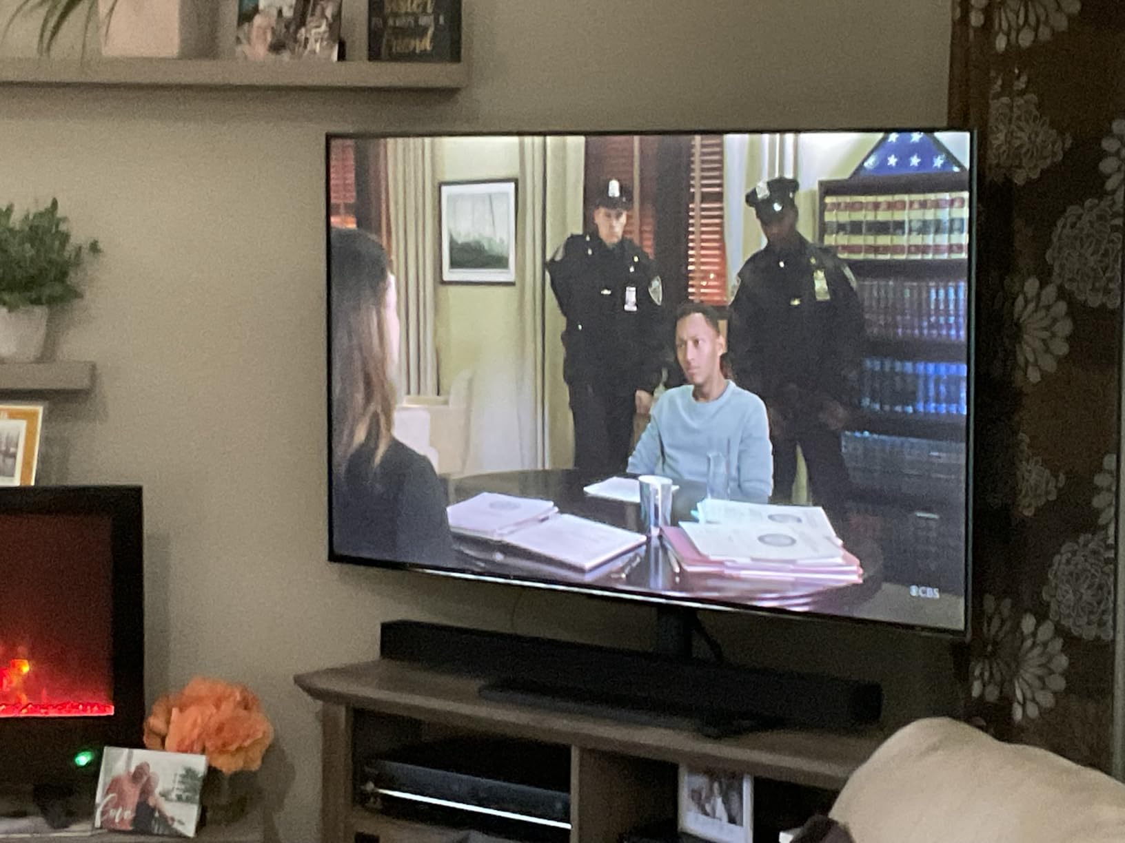 INSIGNIA 75-inch Class QF Series LED 4K UHD QLED Smart Fire TV with Alexa Voice Remote (NS75-UQFL26) customer photo 2