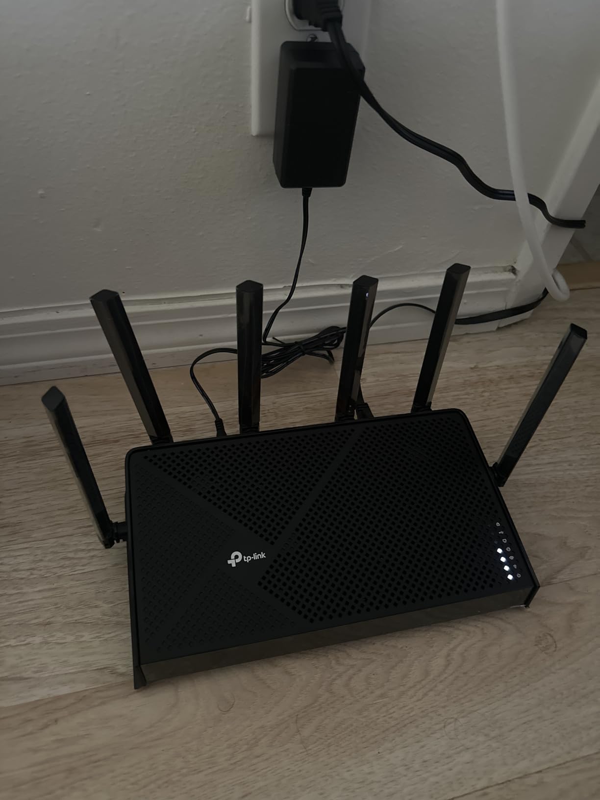TP-Link Tri-Band BE9700 WiFi 7 Router (Archer BE600) - 10G Port, 2.5G Port, 3x 2.5G LAN, 320MHz Channel, Covers up to 2,600 sq. ft., 120 Devices, VPN, HomeShield Security customer photo 1