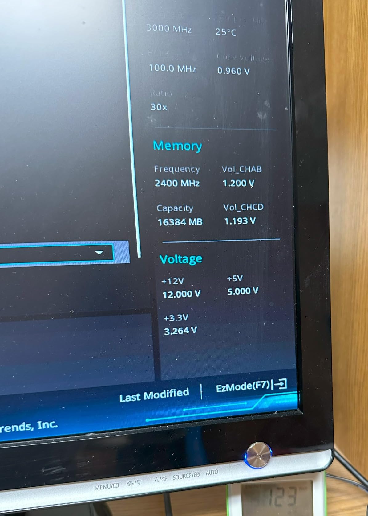 CORSAIR RM1000x ATX 3.1 PCIe 5.1 Ready Fully Modular 1000W Power Supply - Low-Noise, Cybenetics Gold Efficiency, Native 12V-2x6 Connector - Black customer photo 1