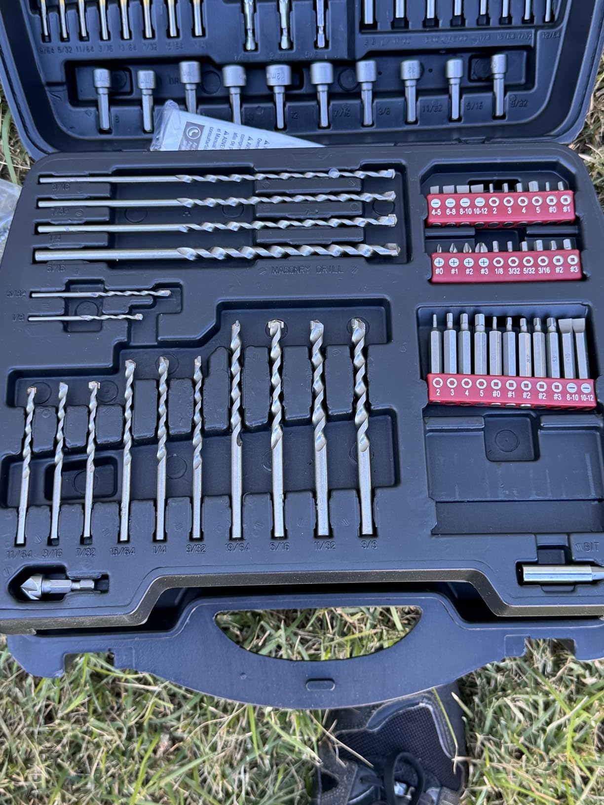 Skil 7.5 Amp 1/2-in Corded Hammer Drill with 100pcs Drill Bit Set With Variable Speed- HD182002 Customer Review Skil 7.5 Amp 1/2-in Corded Hammer Drill with 100pcs Drill Bit Set With Variable Speed- HD182002 - Customer Photo 2