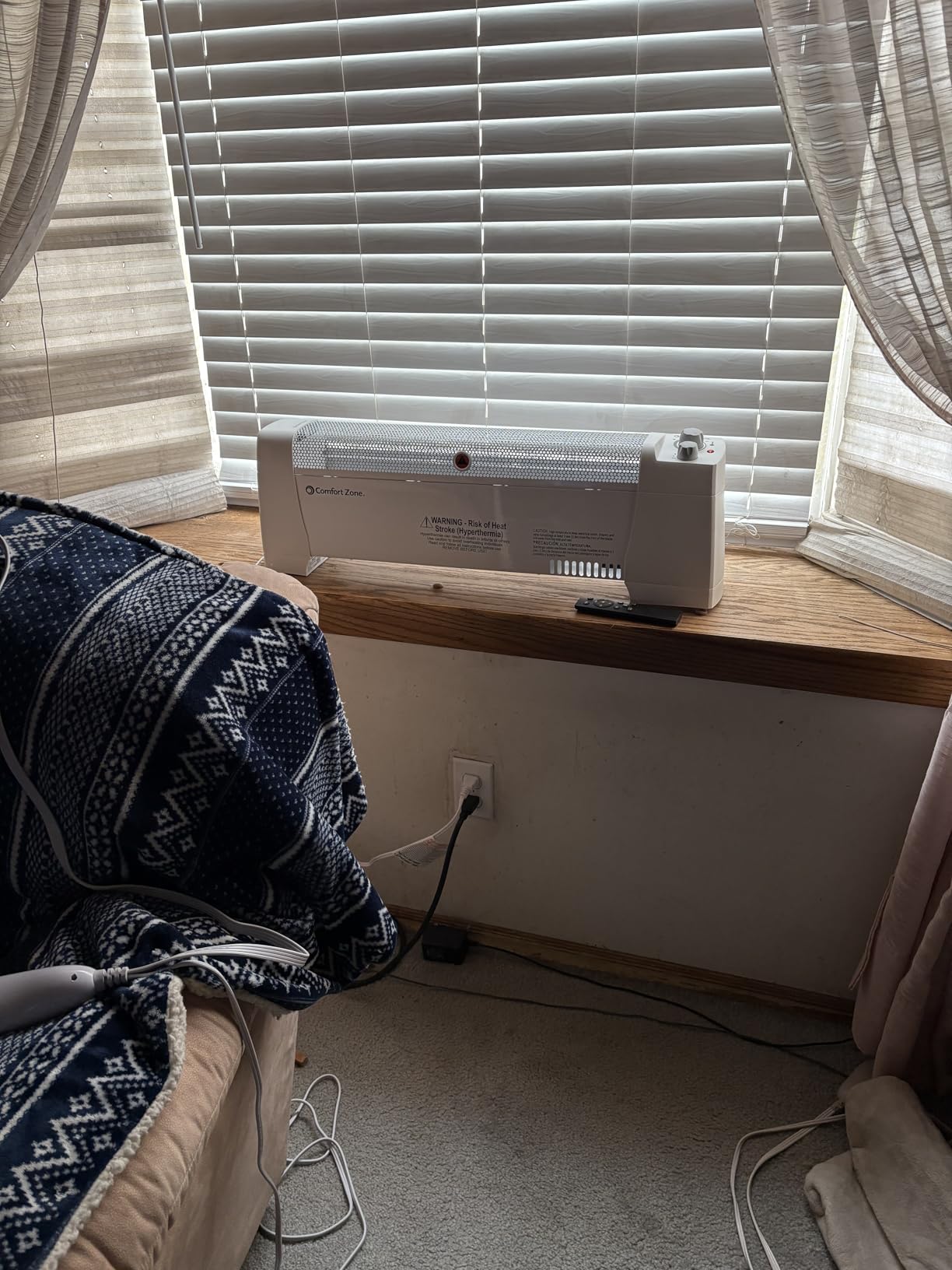 Comfort Zone CZ600 750/1,500-Watt Electric Baseboard Space Heater with Adjustable Thermostat, Dent-Proof End Panels, Overheat Protection System, Safety Tip-Over Switch, & Stay-Cool Body, White Customer Review Comfort Zone CZ600 750/1,500-Watt Electric Baseboard Space Heater with Adjustable Thermostat, Dent-Proof End Panels, Overheat Protection System, Safety Tip-Over Switch, & Stay-Cool Body, White - Customer Photo 2