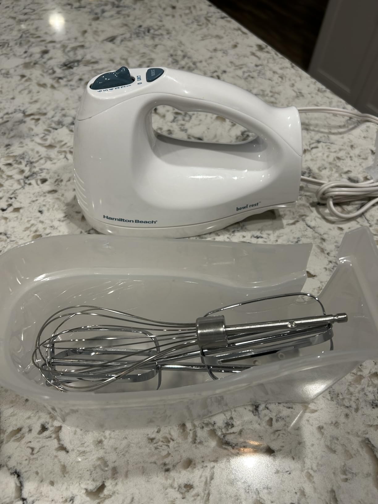 Hamilton Beach 6-Speed Electric Hand Mixer with Whisk, Traditional Beaters, Snap-On Storage Case, 250 Watts, White Customer Review Hamilton Beach 6-Speed Electric Hand Mixer with Whisk, Traditional Beaters, Snap-On Storage Case, 250 Watts, White - Customer Photo 2