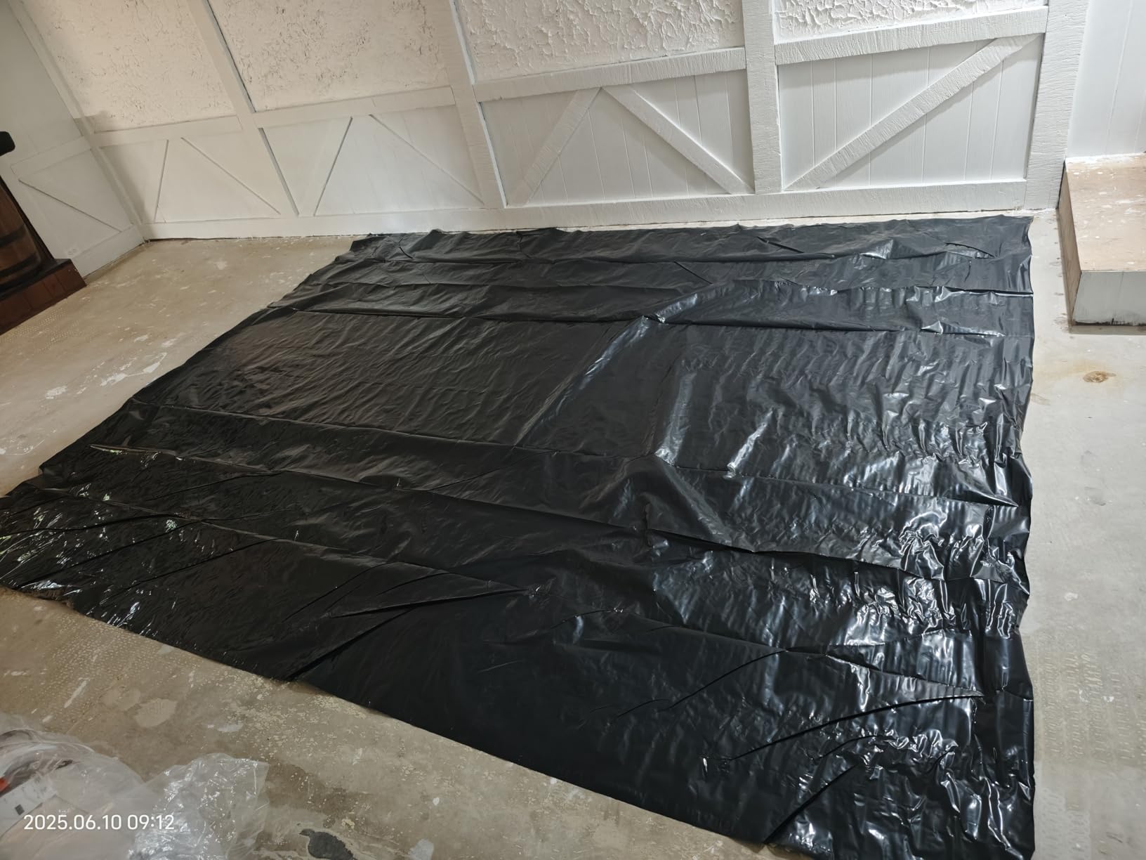 ROBERTS 70-115 Moisture Barricade Underlayment Film, for Vinyl, Laminate SPC, Engineered Wood Floors, 6 mil. Thick, Polyethylene, 120 Sq. Foot Roll, Black Customer Review ROBERTS 70-115 Moisture Barricade Underlayment Film, for Vinyl, Laminate SPC, Engineered Wood Floors, 6 mil. Thick, Polyethylene, 120 Sq. Foot Roll, Black - Customer Photo 2