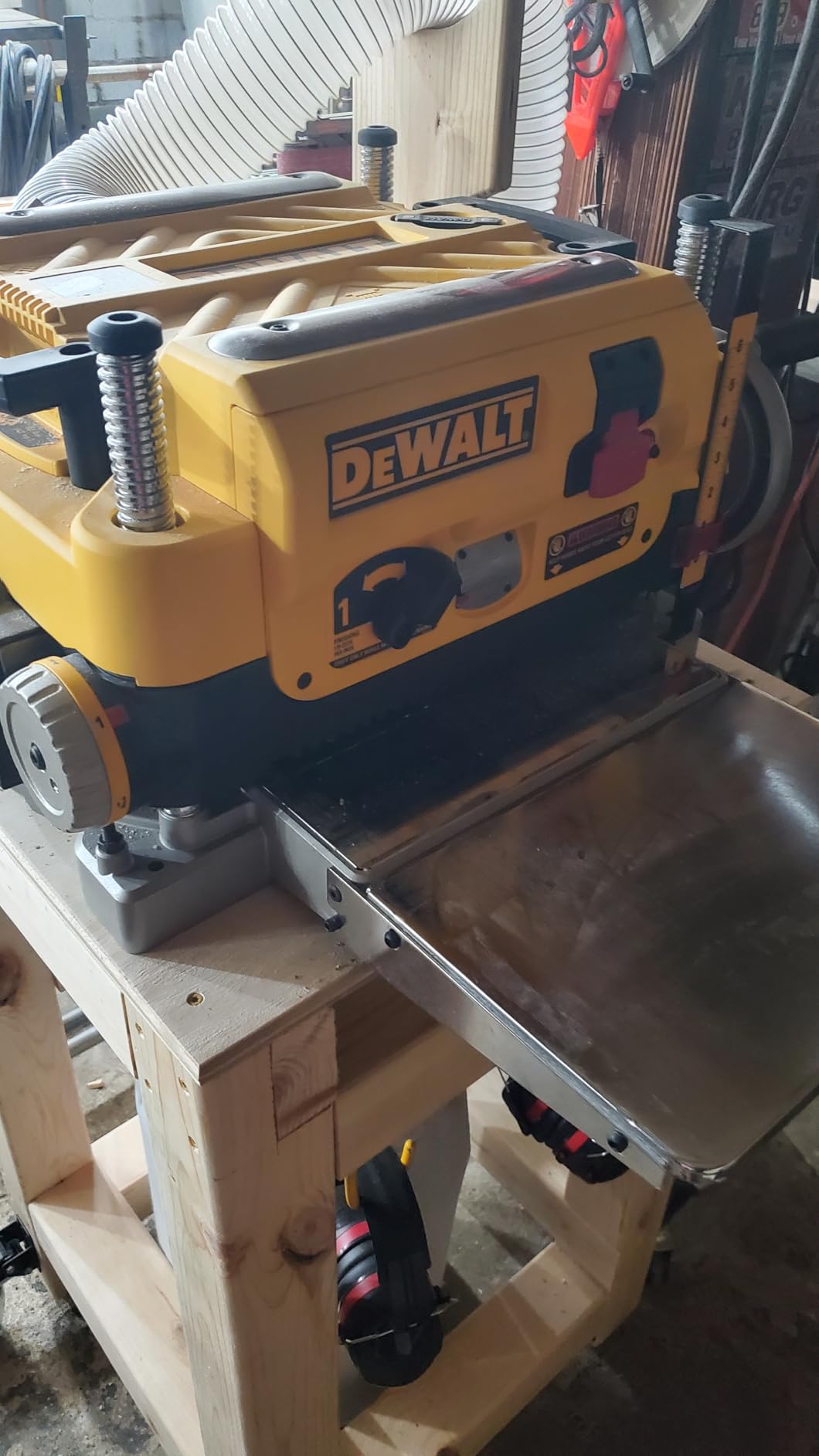 DEWALT Thickness Planer, 13-inch Wood Planer, Three Knife Two Speed, 15 Amp, 20,000 RPM Motor (DW735X) Customer Review DEWALT Thickness Planer, 13-inch Wood Planer, Three Knife Two Speed, 15 Amp, 20,000 RPM Motor (DW735X) - Customer Photo 1
