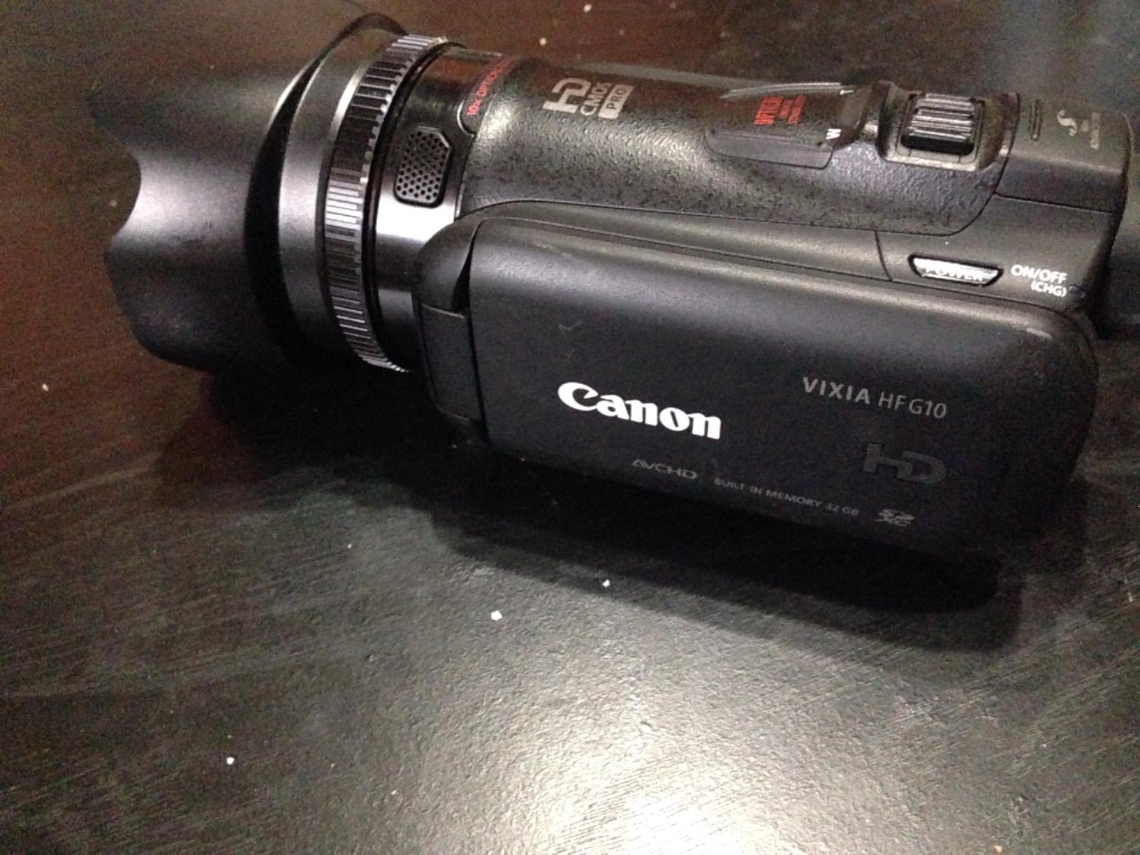 Canon VIXIA HF G10 Full HD Camcorder with HD CMOS Pro and 32GB Internal Flash Memory - Customer Photo 2