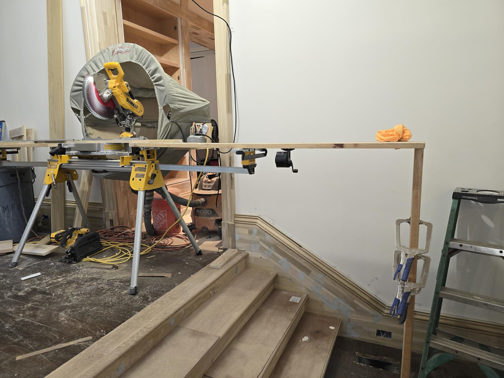 DEWALT Miter Saw, 12-inch Double Bevel Sliding Compound Miter Saw with XPS LED Shadow Light System, Includes Blade Wrench, Material Clamp and Dust Bag (DWS780) Customer Review DEWALT Miter Saw, 12-inch Double Bevel Sliding Compound Miter Saw with XPS LED Shadow Light System, Includes Blade Wrench, Material Clamp and Dust Bag (DWS780) - Customer Photo 2