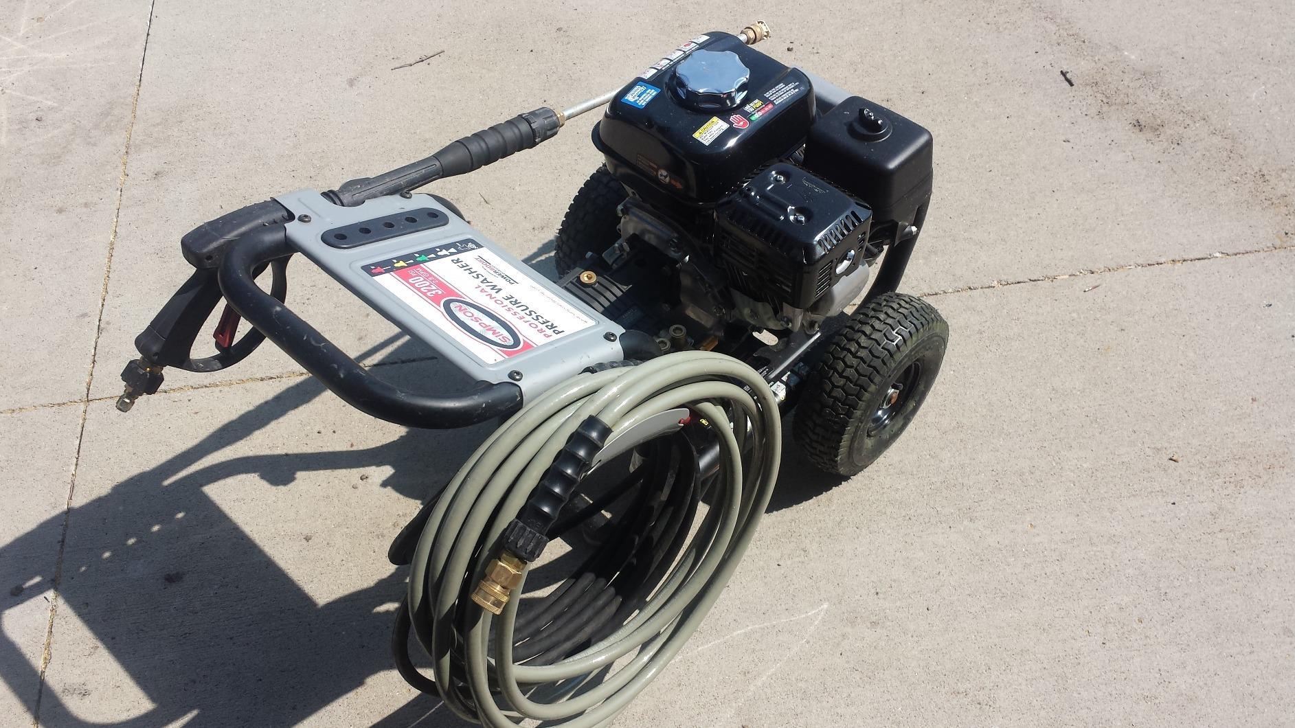 SIMPSON Cleaning PS3228 PowerShot 3300 PSI Gas Pressure Washer, 2.5 GPM, Honda GX200 Engine, Includes Spray Gun and Extension Wand, 5 QC Nozzle Tips, 5/16-inch x 25-foot MorFlex Hose, 49-State customer photo 2