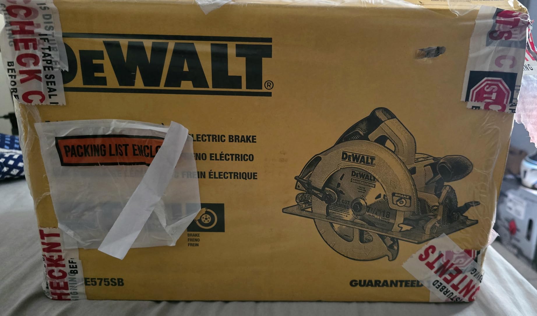DEWALT Circular Saw, 7-1/4 inch, Pivoting with up to 57 Degree Bevel, Corded (DWE575SB) Customer Review DEWALT Circular Saw, 7-1/4 inch, Pivoting with up to 57 Degree Bevel, Corded (DWE575SB) - Customer Photo 1