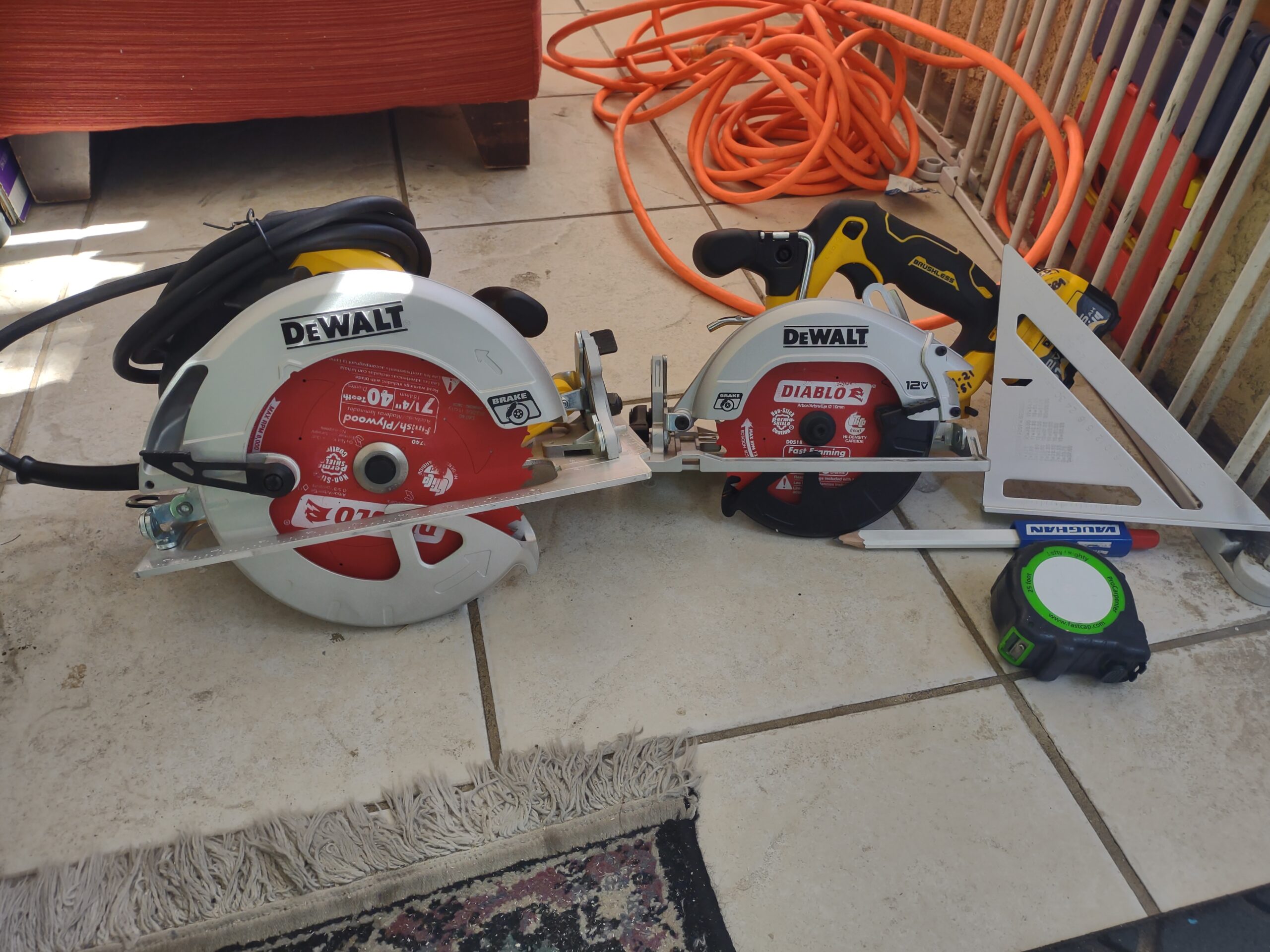 DEWALT Circular Saw, 7-1/4 inch, Pivoting with up to 57 Degree Bevel, Corded (DWE575SB) Customer Review DEWALT Circular Saw, 7-1/4 inch, Pivoting with up to 57 Degree Bevel, Corded (DWE575SB) - Customer Photo 2