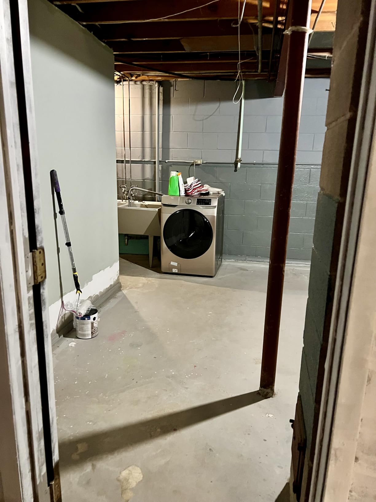 KILZ Basement and Masonry Waterproofing Paint, Interior/Exterior, White, 1 Gallon - Customer Photo 1