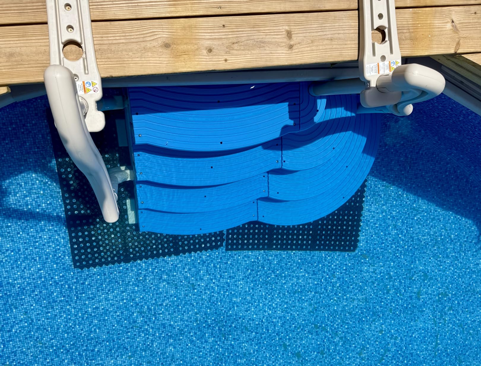 Confer Plastics Curve CCX-AG Drop in Above Ground Pool Step with Grey Treads - Base Step customer photo 2