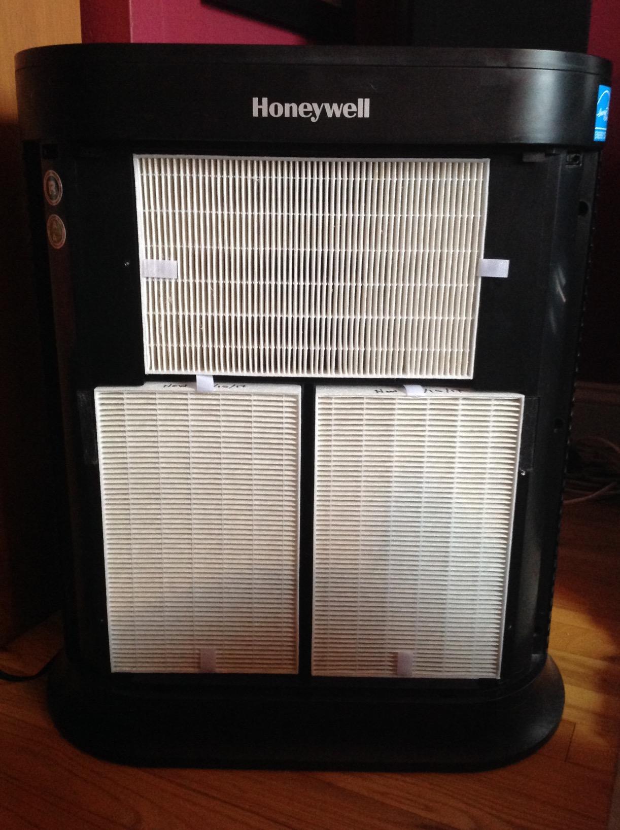 Honeywell AllergenPlus HEPA Air Purifier, Airborne Allergen Reducer for Large Rooms 1500 sq ft, Reduces Allergens, Smoke, Wildfire Smoke, Pollen, Pet Dander and More, Black, HPA200 Customer Review Honeywell AllergenPlus HEPA Air Purifier, Airborne Allergen Reducer for Large Rooms 1500 sq ft, Reduces Allergens, Smoke, Wildfire Smoke, Pollen, Pet Dander and More, Black, HPA200 - Customer Photo 1