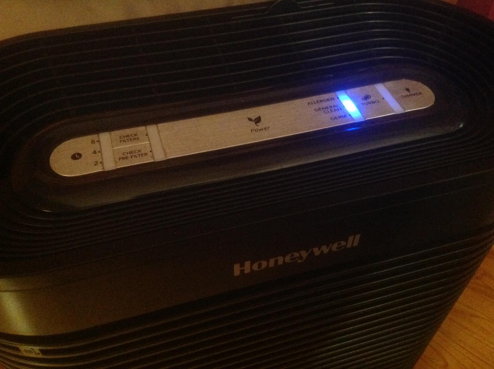 Honeywell AllergenPlus HEPA Air Purifier, Airborne Allergen Reducer for Large Rooms 1500 sq ft, Reduces Allergens, Smoke, Wildfire Smoke, Pollen, Pet Dander and More, Black, HPA200 Customer Review Honeywell AllergenPlus HEPA Air Purifier, Airborne Allergen Reducer for Large Rooms 1500 sq ft, Reduces Allergens, Smoke, Wildfire Smoke, Pollen, Pet Dander and More, Black, HPA200 - Customer Photo 2