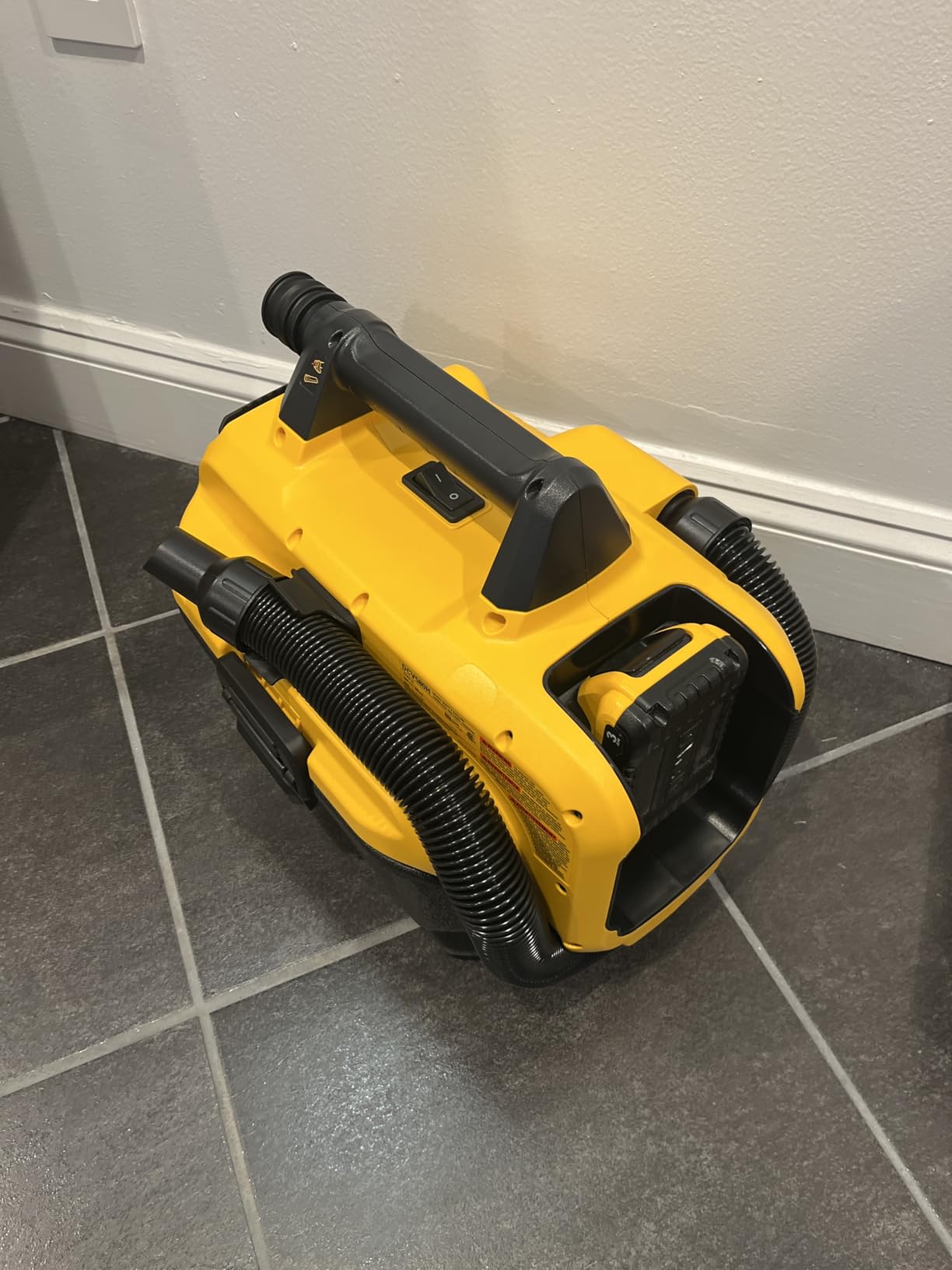 DEWALT 20V MAX Cordless Shop Vac, Wet Dry Vacuum Cleaner, Portable 2 Gallon Wet Dry Vac, Strong Suction Shop Vacuum with Hepa Filter, Tool Only (DCV580H) Customer Review DEWALT 20V MAX Cordless Shop Vac, Wet Dry Vacuum Cleaner, Portable 2 Gallon Wet Dry Vac, Strong Suction Shop Vacuum with Hepa Filter, Tool Only (DCV580H) - Customer Photo 1