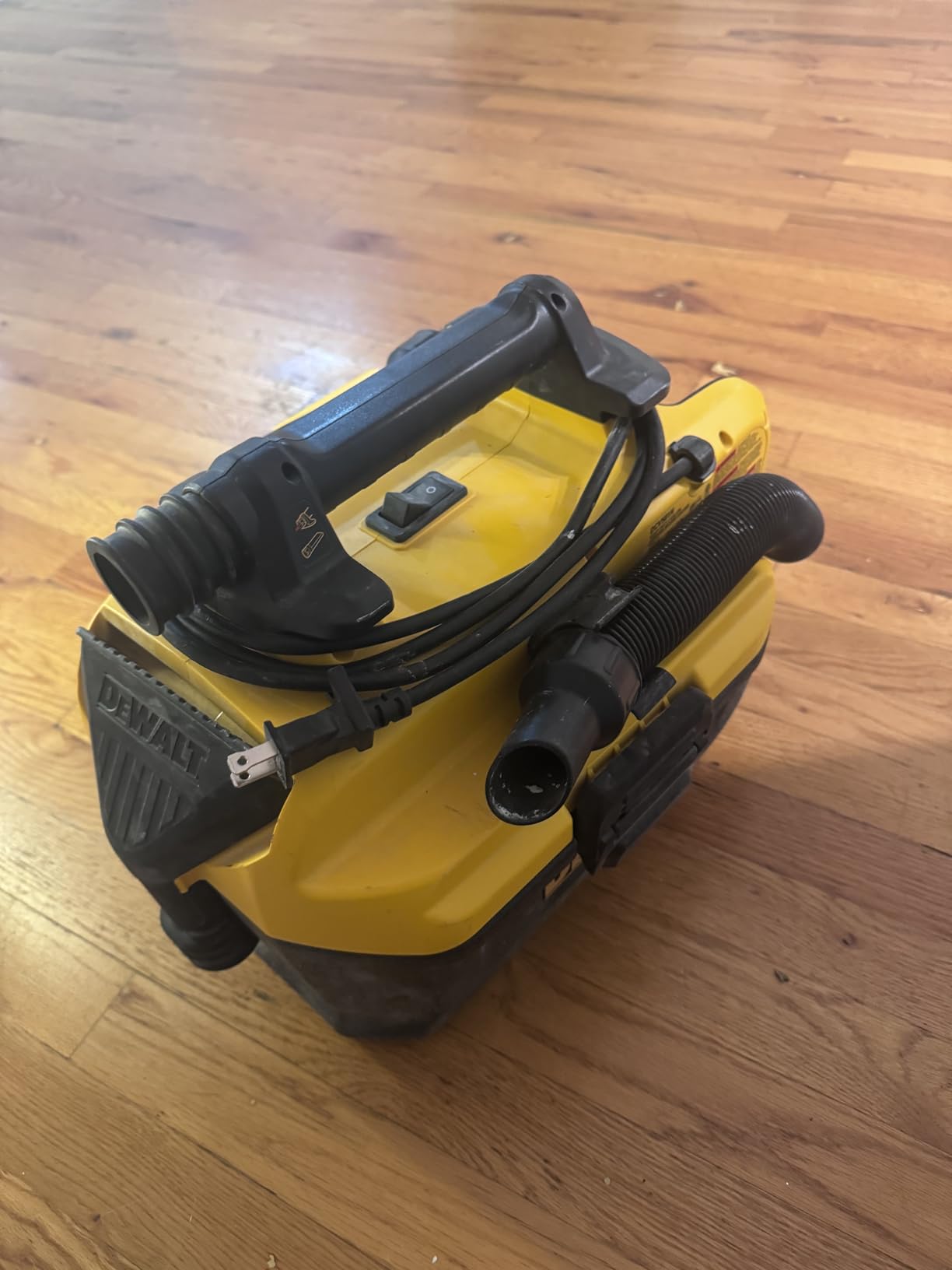 DEWALT 20V MAX Shop Vacuum Wet and Dry, Shop Vac 2 Gallon, Cordless and Corded Wet Dry Vacuum Cleaner, Wide Nozzle, Hepa Filter, Tool Only (DCV581H) Customer Review DEWALT 20V MAX Shop Vacuum Wet and Dry, Shop Vac 2 Gallon, Cordless and Corded Wet Dry Vacuum Cleaner, Wide Nozzle, Hepa Filter, Tool Only (DCV581H) - Customer Photo 1