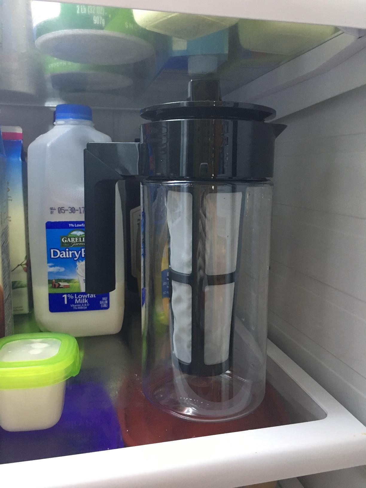 Takeya Tritan Cold Brew Coffee Maker - Airtight Pitcher with Leak-Free Lid - BPA-Free Cold Brew Maker with Silicone Handle - Dishwasher-Safe Pitcher for Homemade Cold Brew - 1 Quart, Black Customer Review Takeya Tritan Cold Brew Coffee Maker - Airtight Pitcher with Leak-Free Lid - BPA-Free Cold Brew Maker with Silicone Handle - Dishwasher-Safe Pitcher for Homemade Cold Brew - 1 Quart, Black - Customer Photo 1