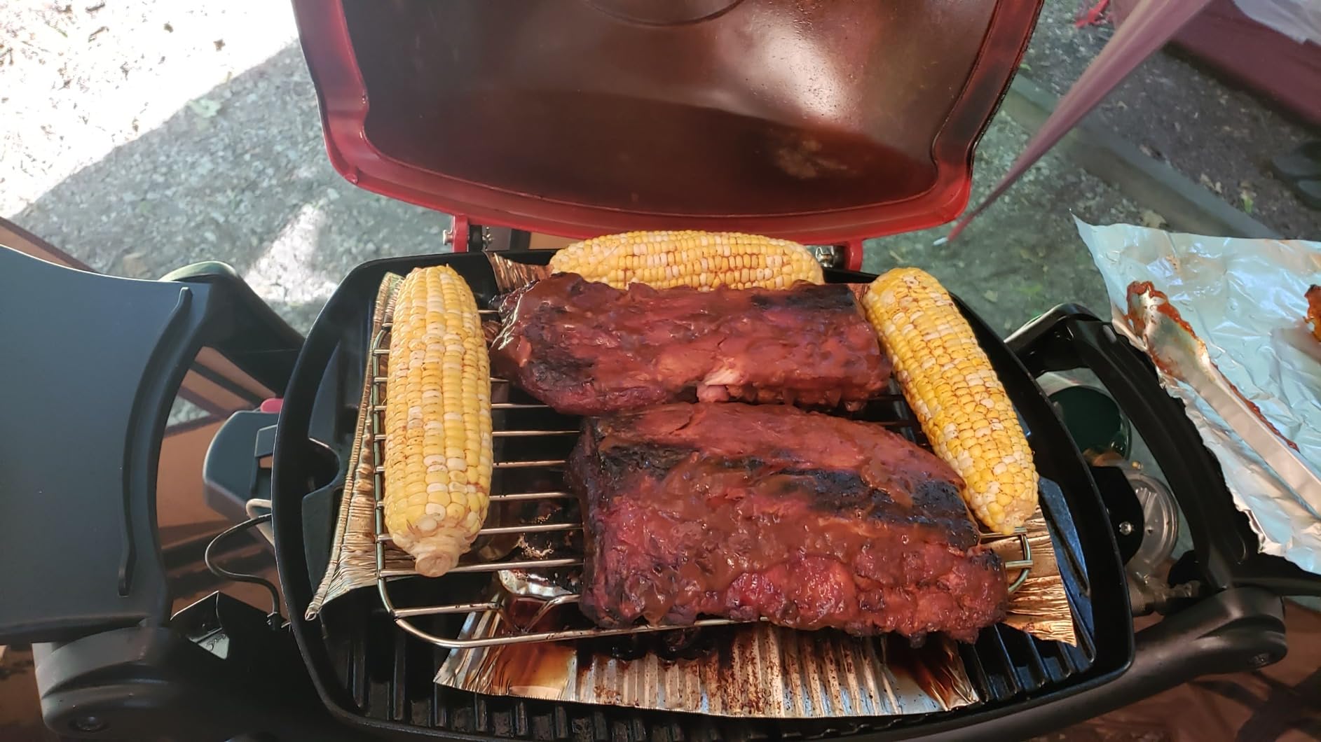 Weber Q1200 Liquid Propane Portable Gas Grill for Travel and Camping, 1 Burner, Titanium - Customer Photo 2