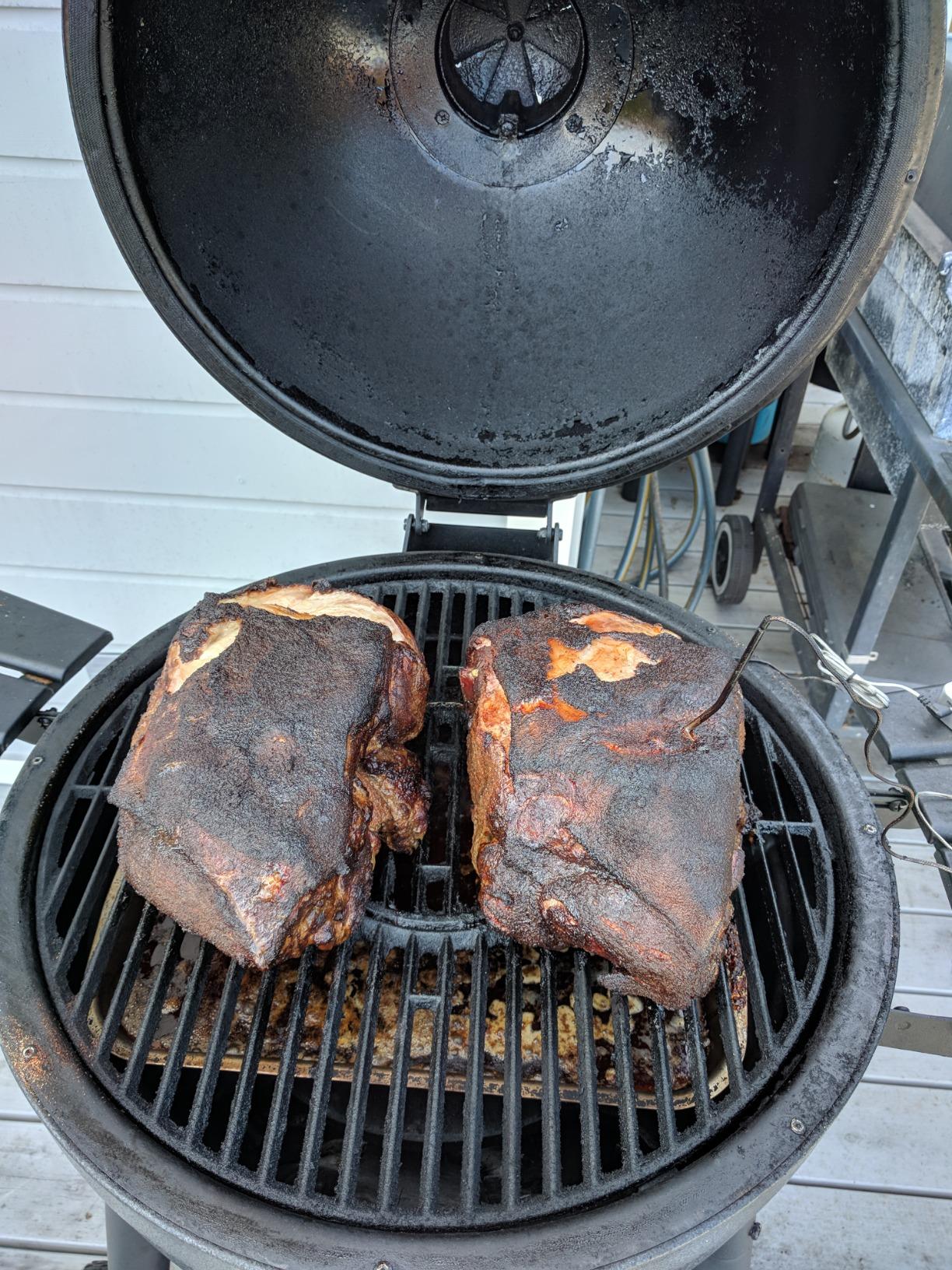 Char-Griller® AKORN® Kamado Charcoal Grill and Smoker with Cast Iron Grates, Warming Rack and Locking Lid with 445 Cooking Square Inches in Graphite, Model E16620 customer photo 1