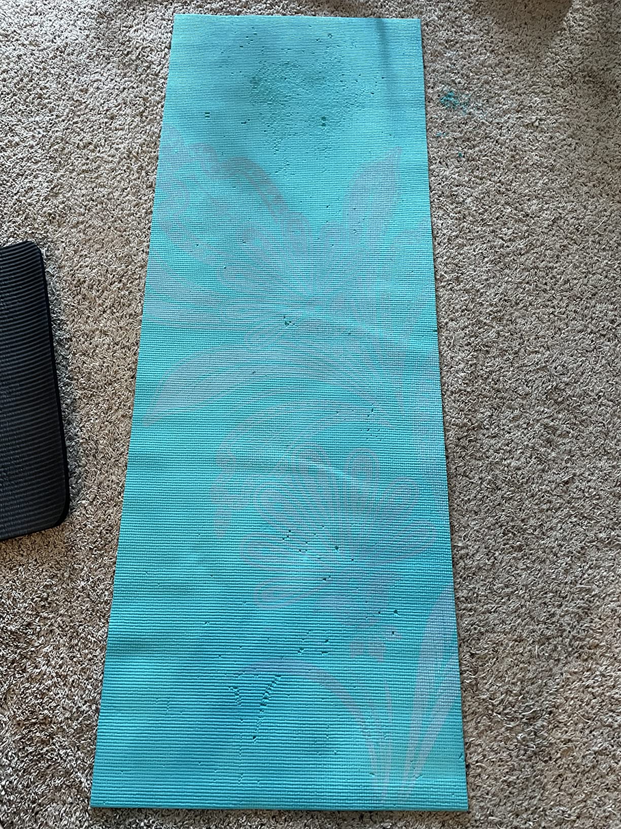 Tone Fitness Yoga Mat with Floral Pattern Customer Review Tone Fitness Yoga Mat with Floral Pattern - Customer Photo 4